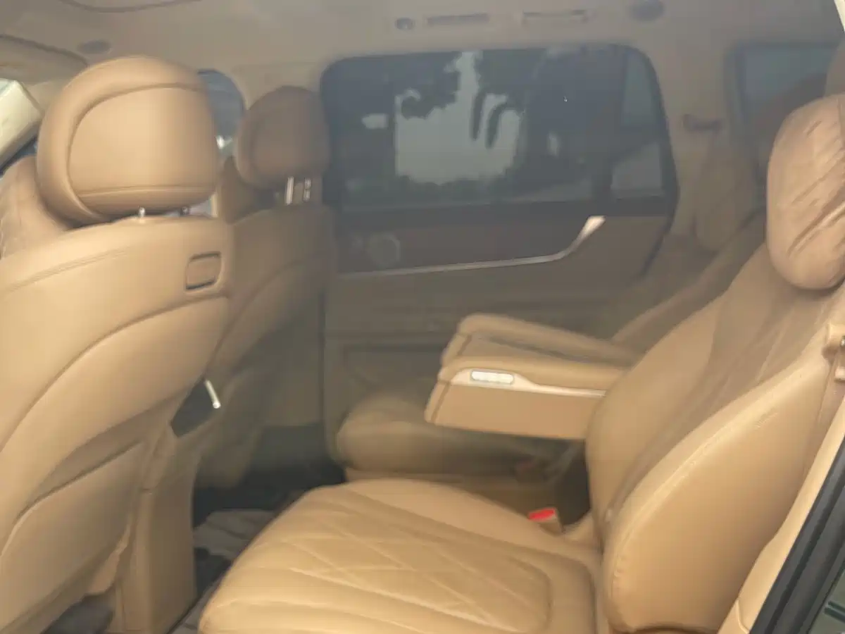 AITO Wenjie AITO M9 2024 Range Extender Max Edition 42kWh 6-seater фото 6