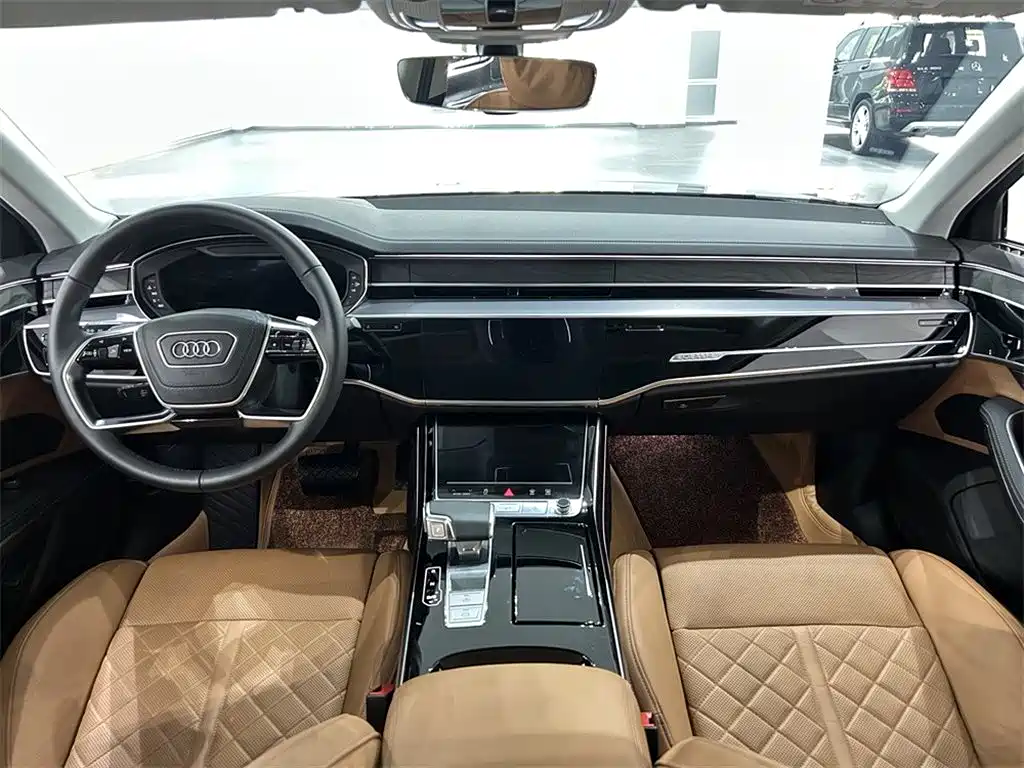 Photo 6 - Audi A8