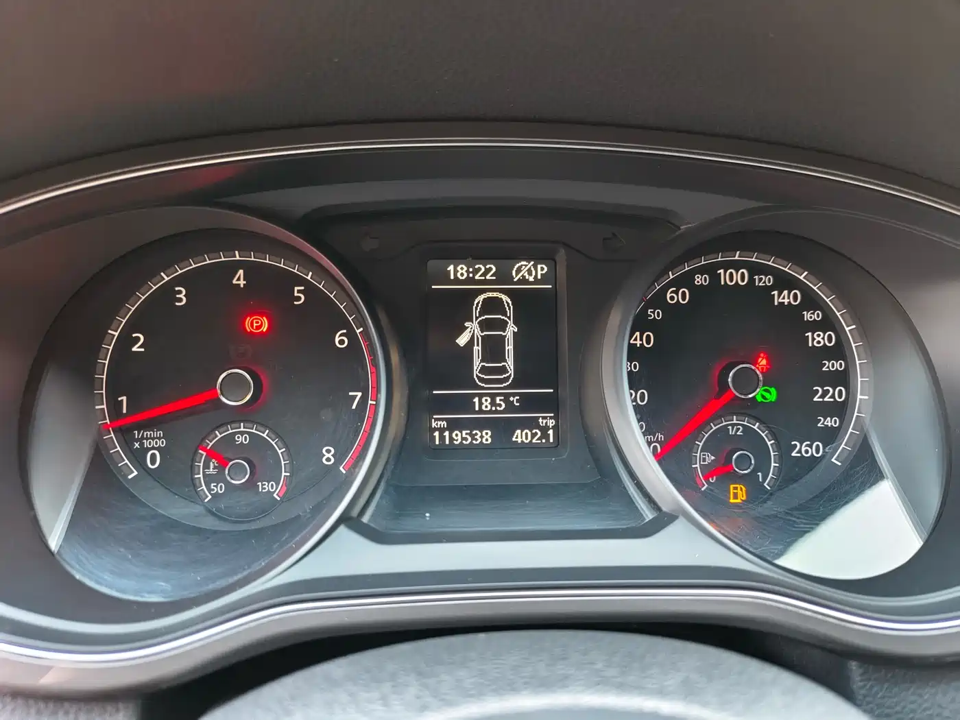 Volkswagen Passat 2017 330TSI DSG Luxury фото 5