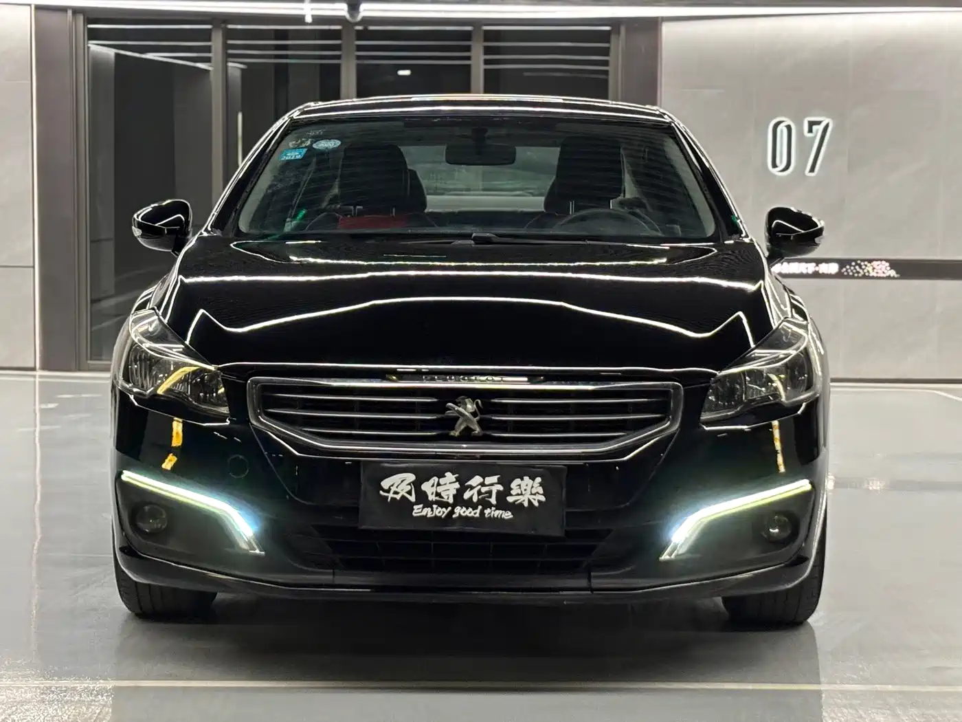 Peugeot 508 2015 2.0L Automatic Zhiyi Edition фото 2