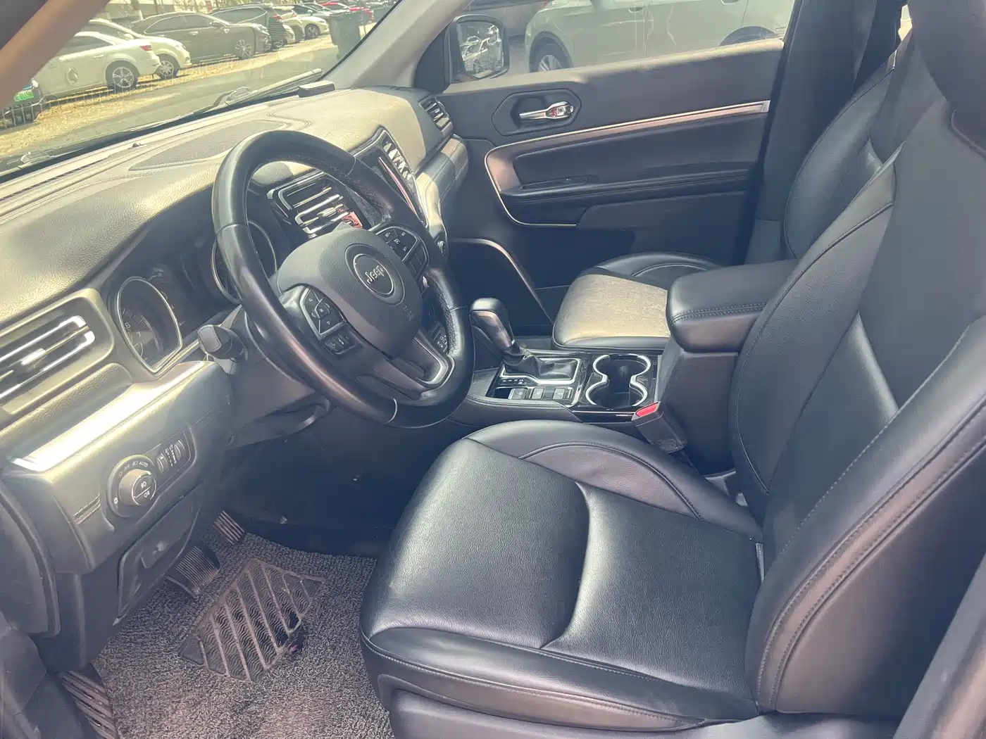 JEEP GRAND COMMANDER