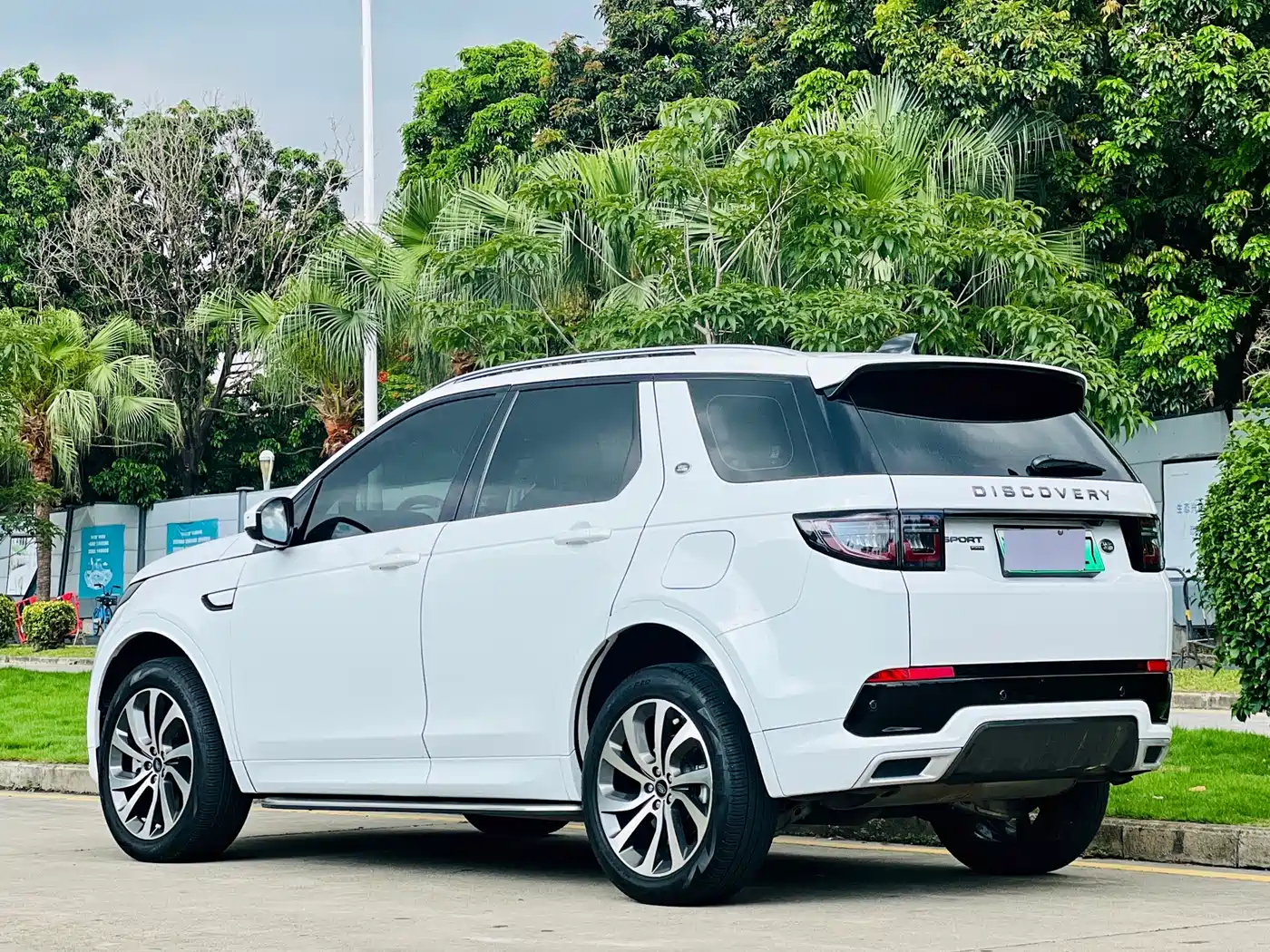 Land Rover Discovery Sport PHEV 2022 Facelift P300e Plug-in Hybrid фото 9