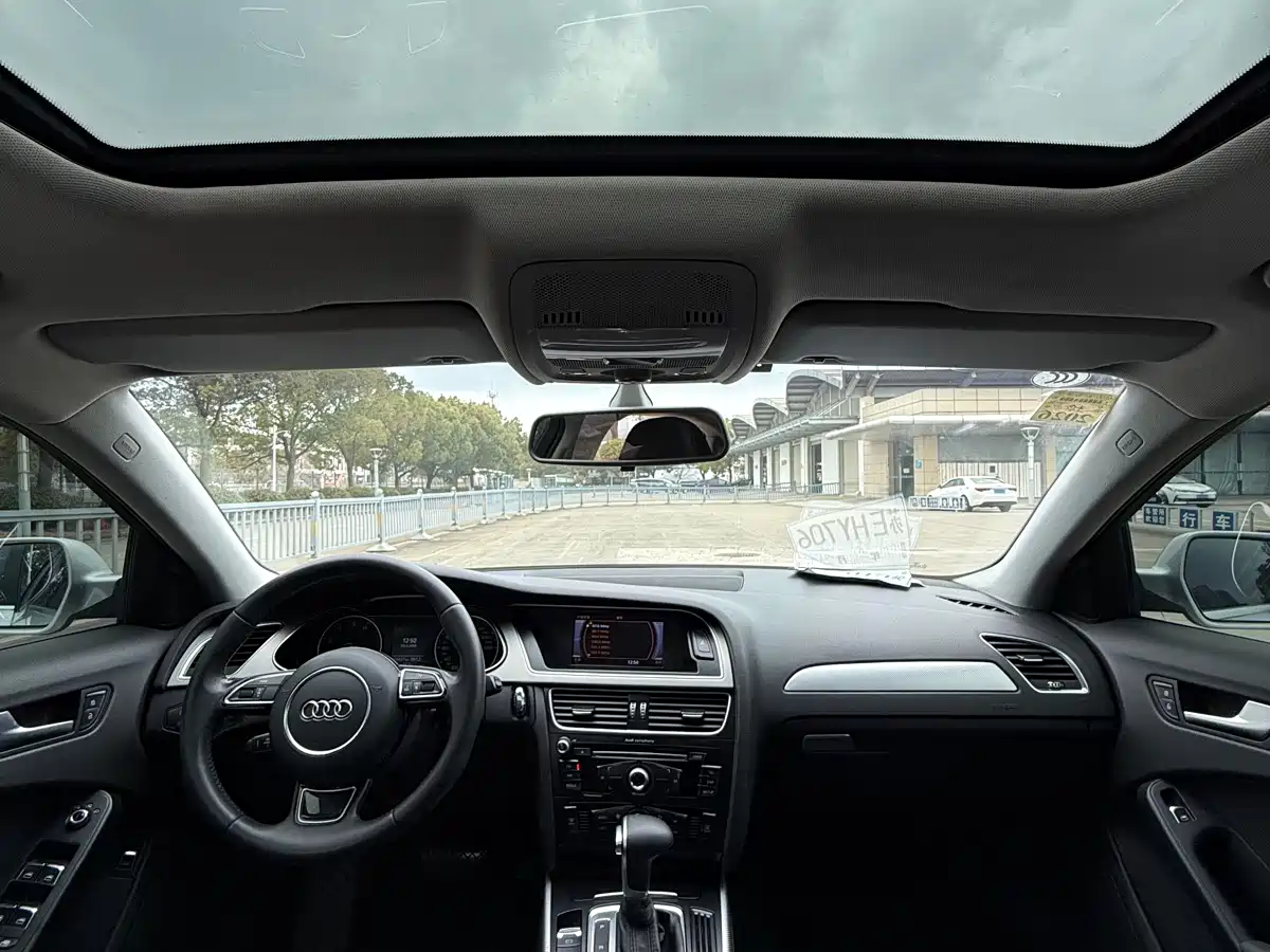 Audi A4L 2013 35 TFSI Automatic Luxury фото 9