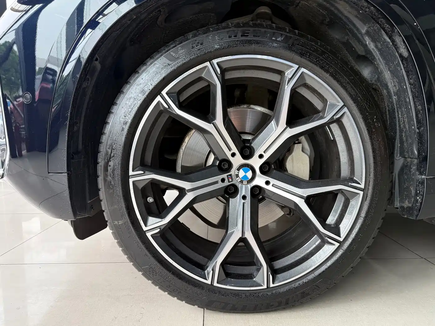 BMW X5 2023 xDrive 30Li Premium M Sport Package фото 23