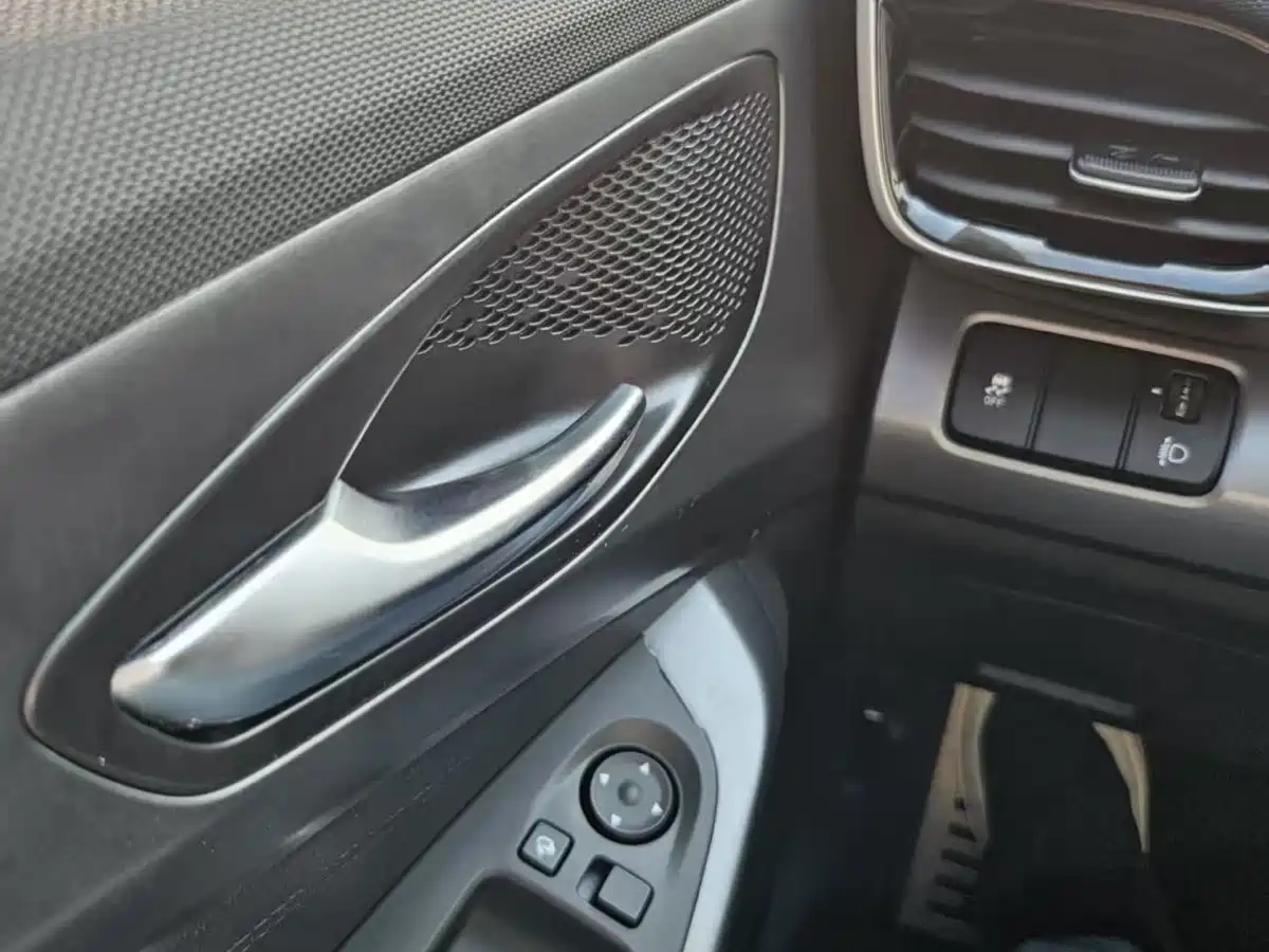 Hyundai Fista 2019 280TGDi Sport Edition China VI фото 17