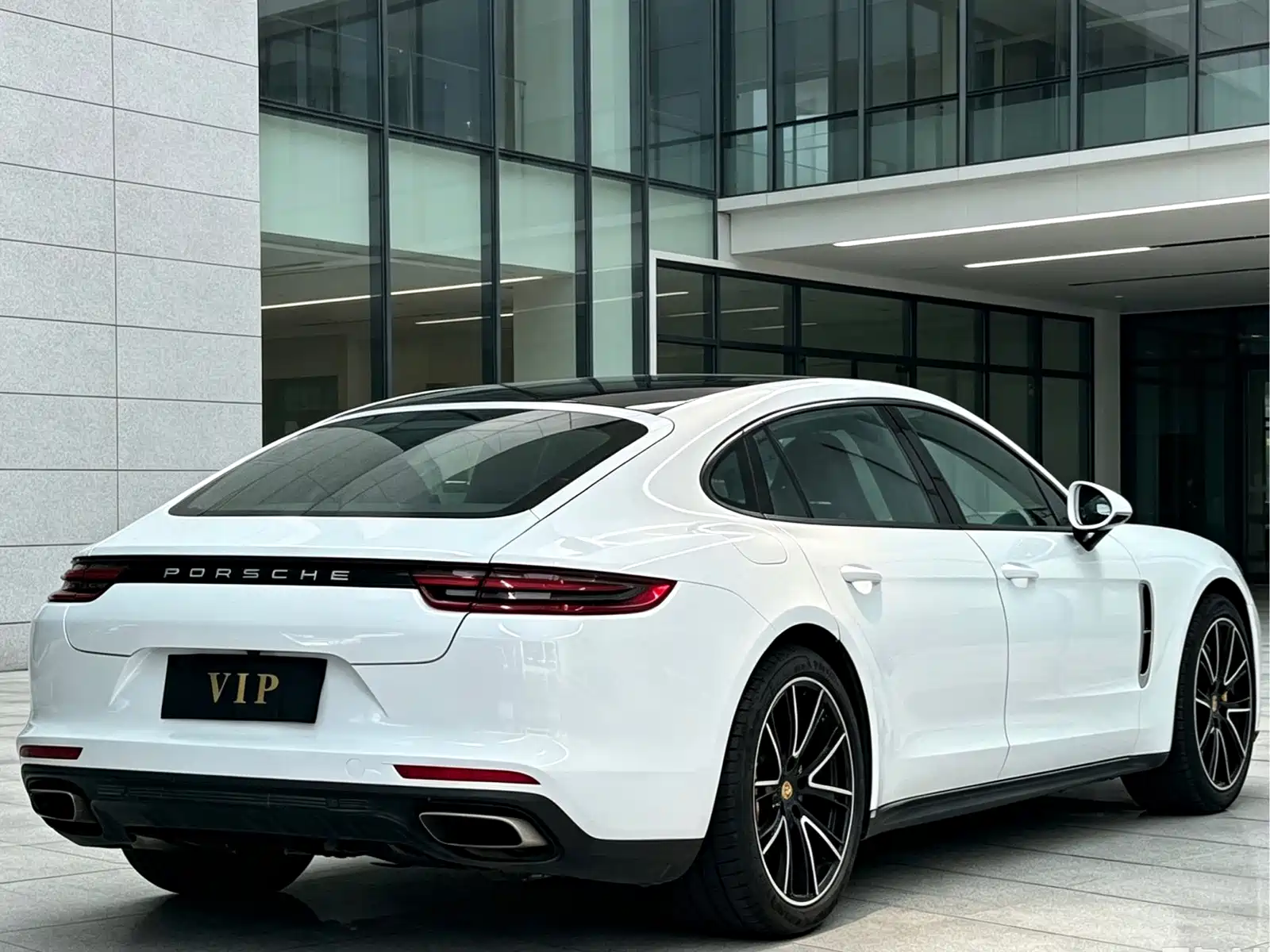 Фото 7 - Porsche Panamera