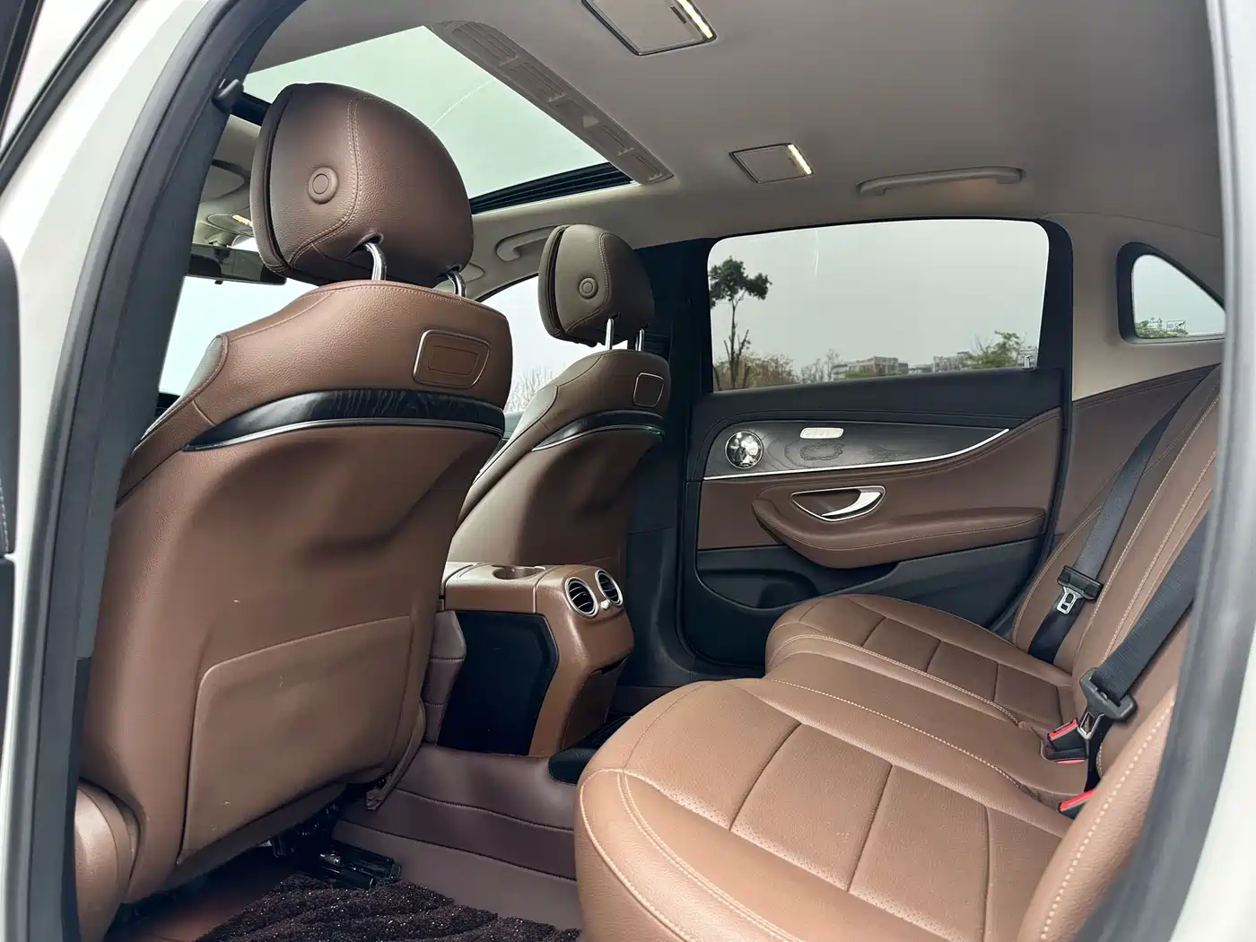 Mercedes-Benz E-Class 2018 Facelift E 200 L Sport фото 11
