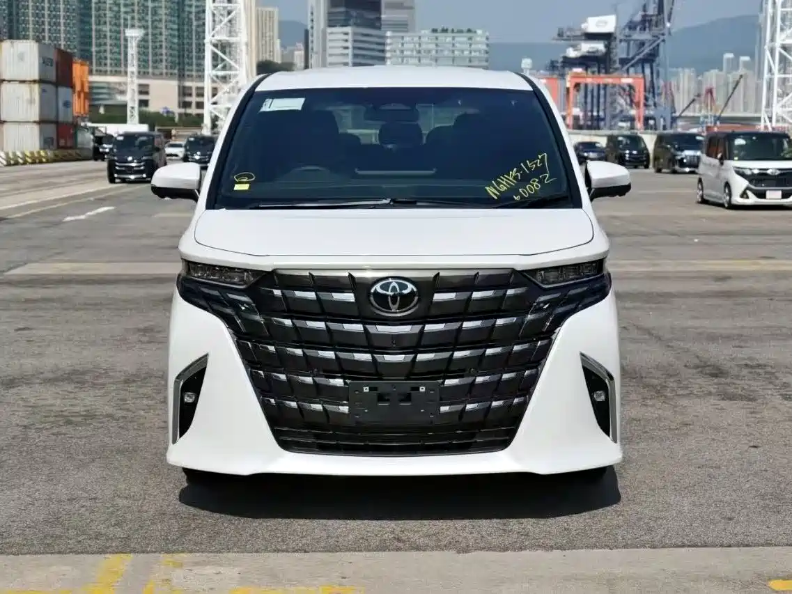 Toyota Alphard 2025 Hybrid 2.5L Ultimate Gold Edition фото 2