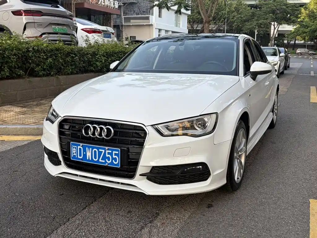Audi A3 (Import) 2014 2014 Limousine 40 TFSI S line Comfort