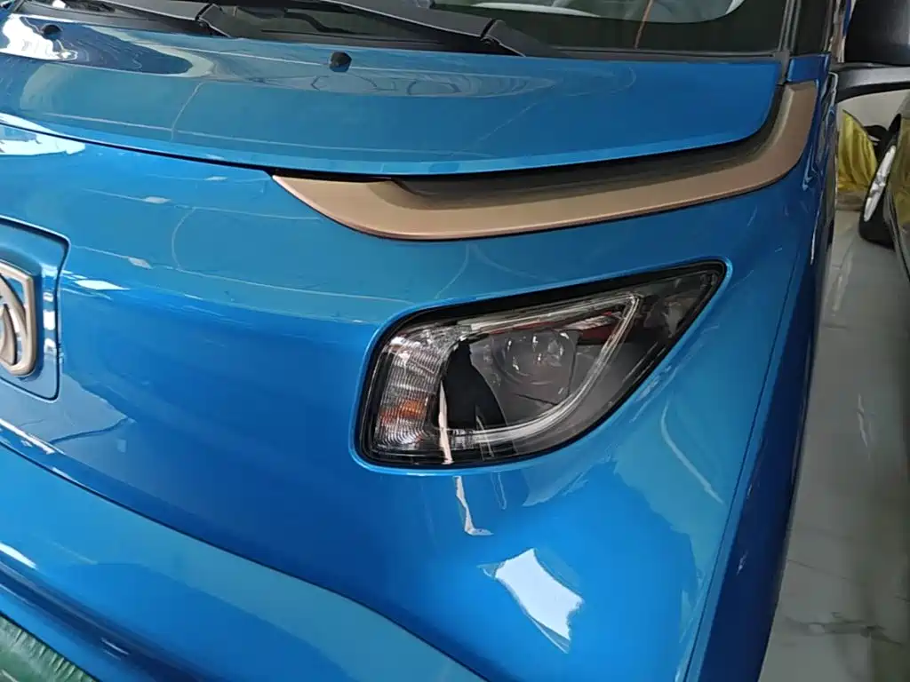 Фото 24 - Baojun E200