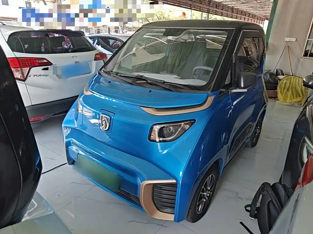 Фото 2 - Baojun E200