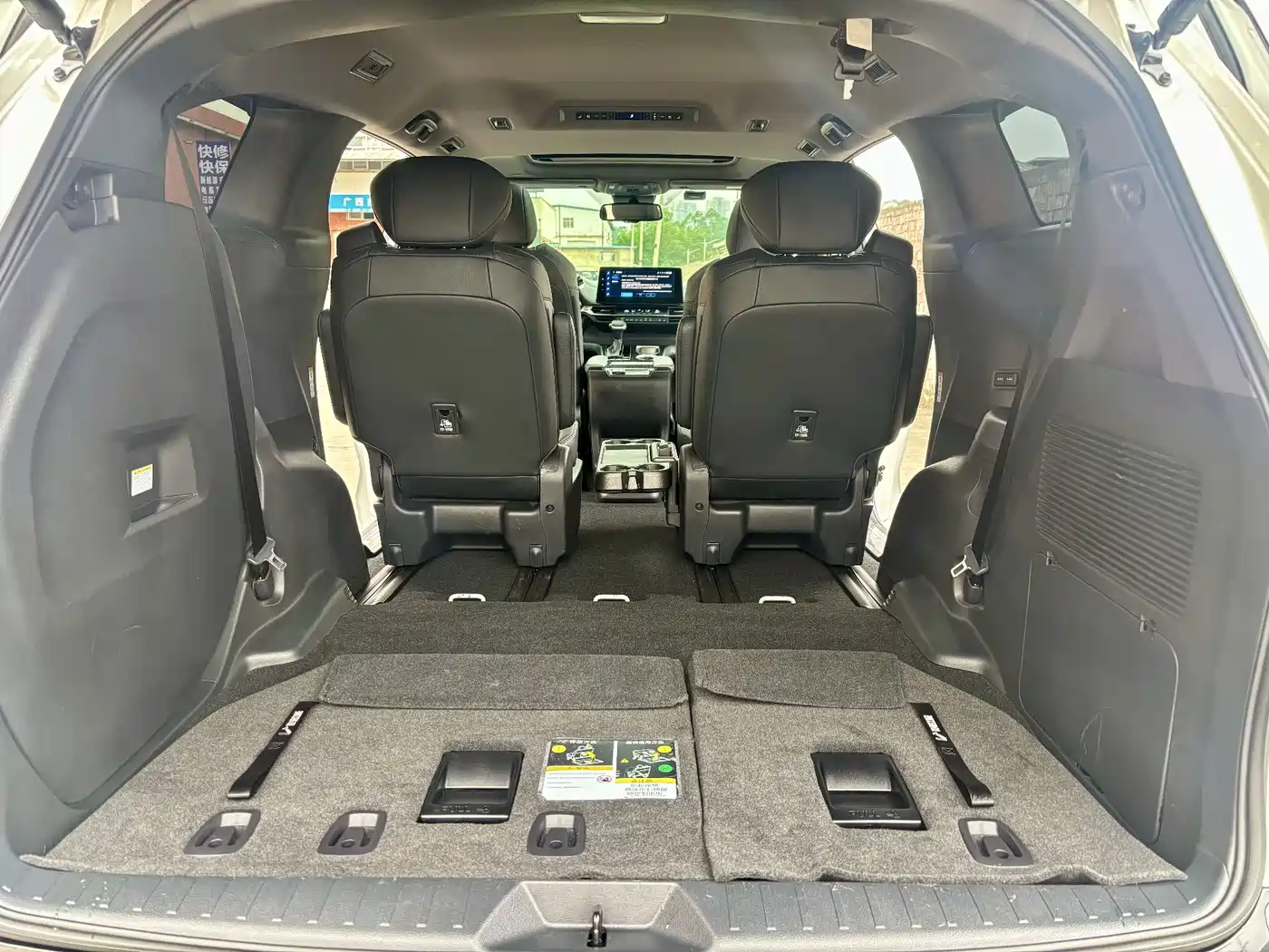 Toyota Sienna 2021 2.5L Hybrid Premium Edition фото 12