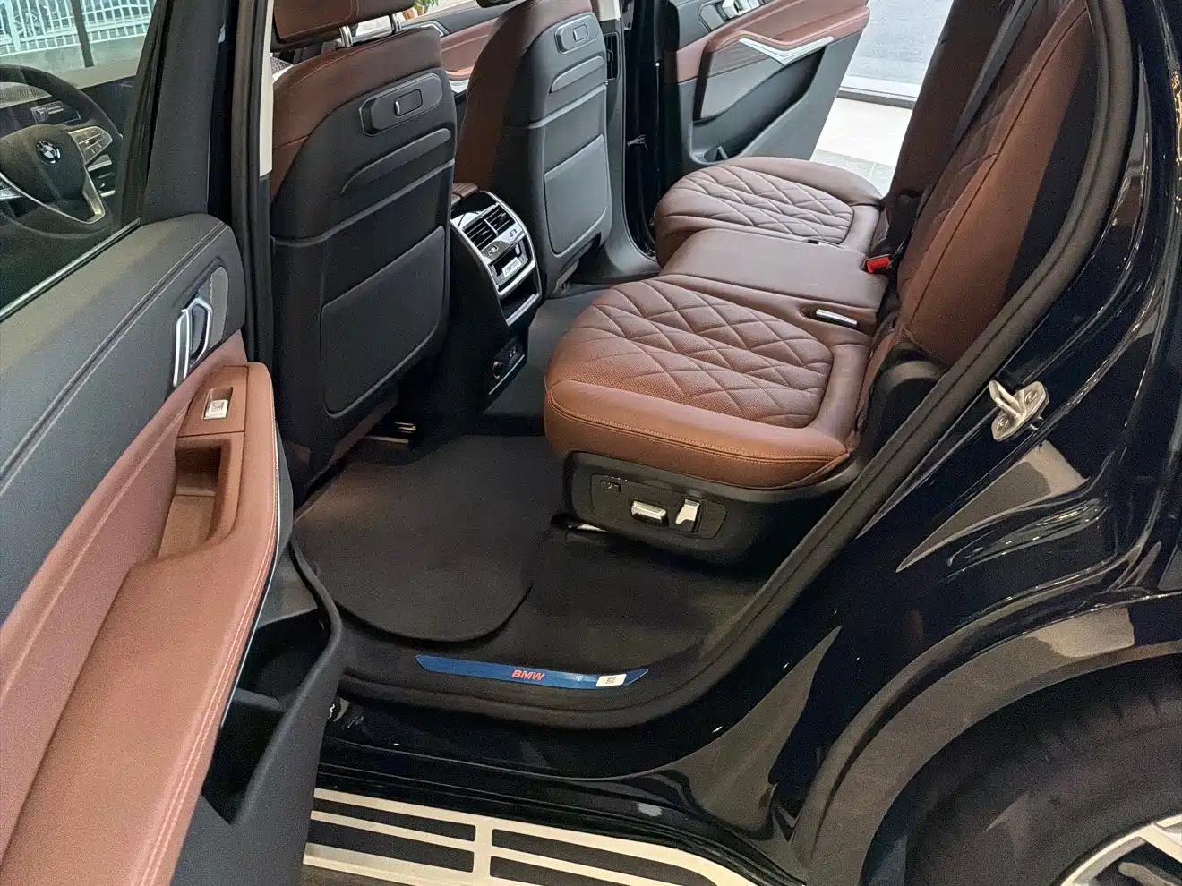 BMW X7 2024 xDrive40i Leading Luxury Package фото 11
