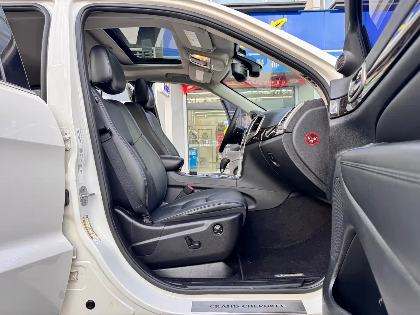 Фото 12 - Jeep Grand Cherokee (Import)