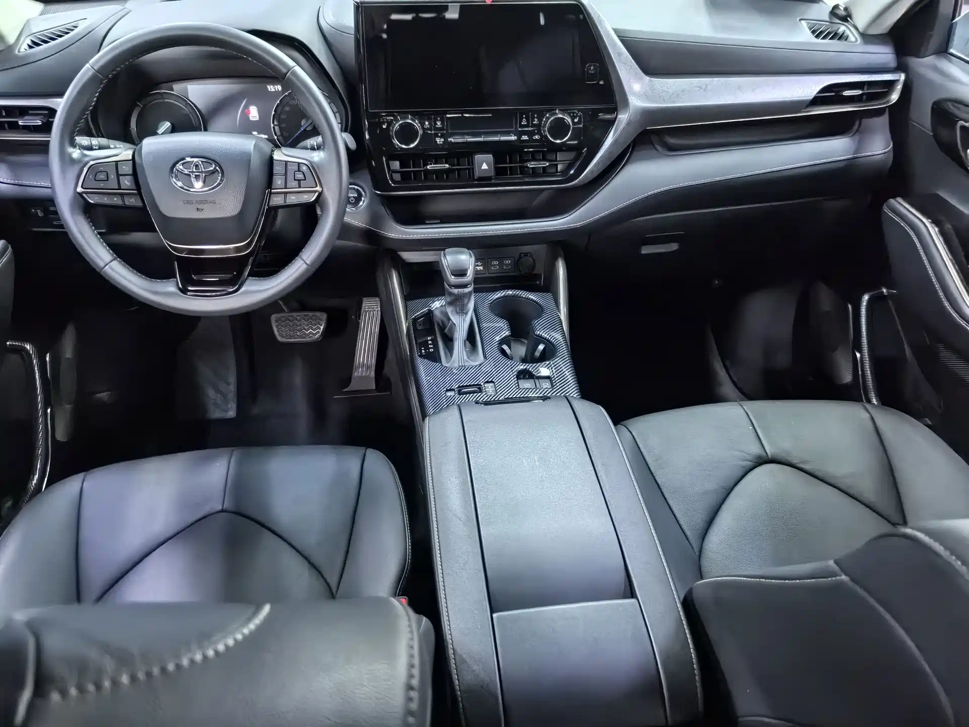 Photo 7 - Toyota Highlander