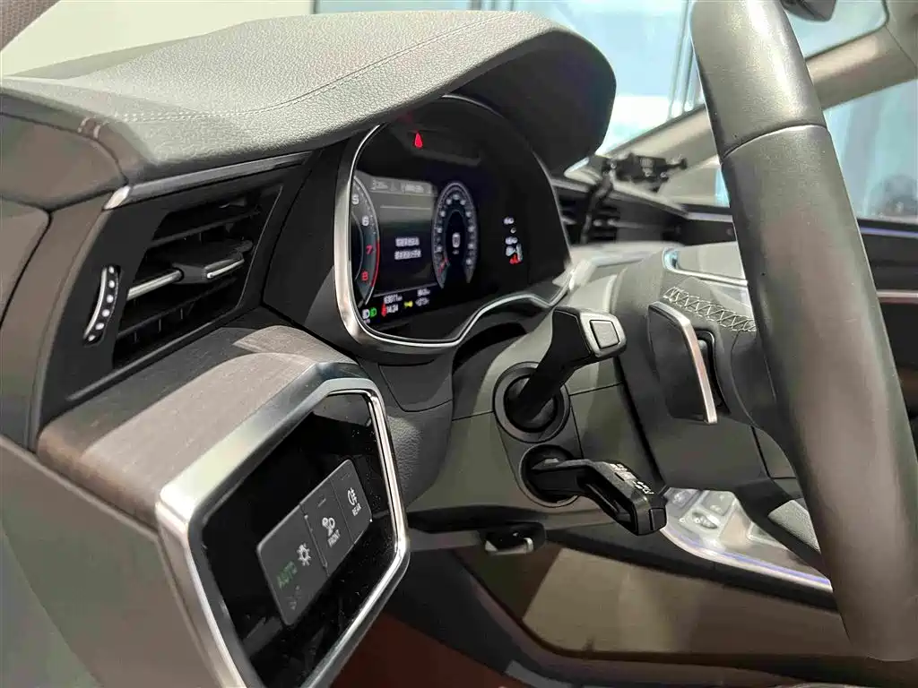 Photo 21 - Audi A7L