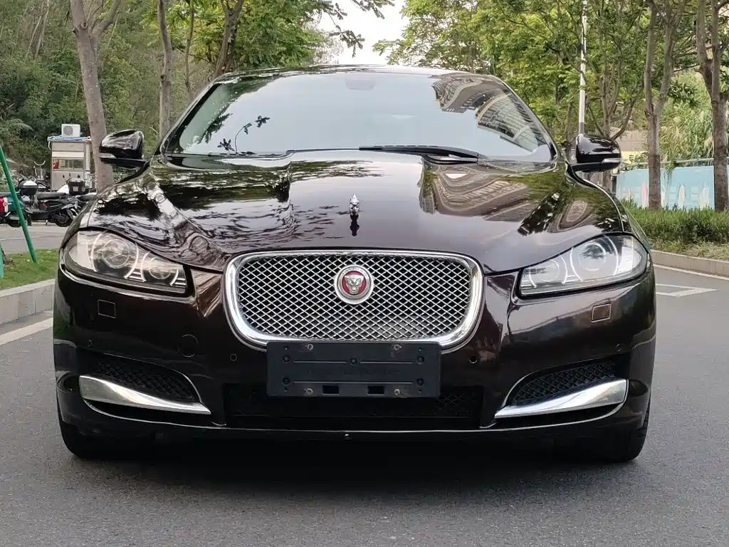 Jaguar XF 2015 2015 XF 2.0T Luxury Edition