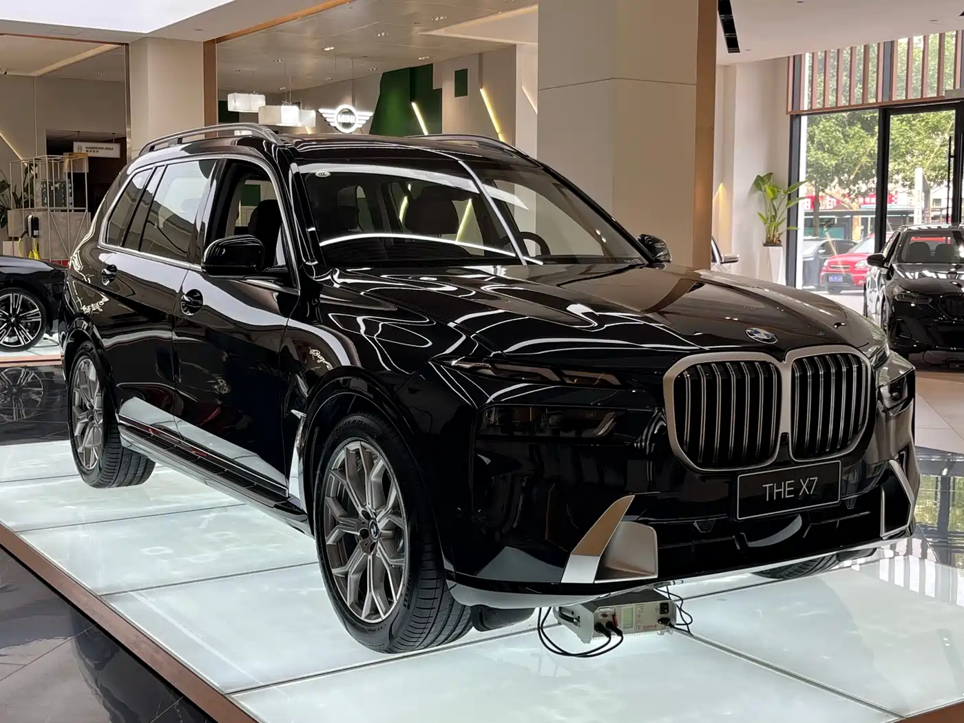 BMW X7 2025 xDrive40i Leading Luxury Package фото 7
