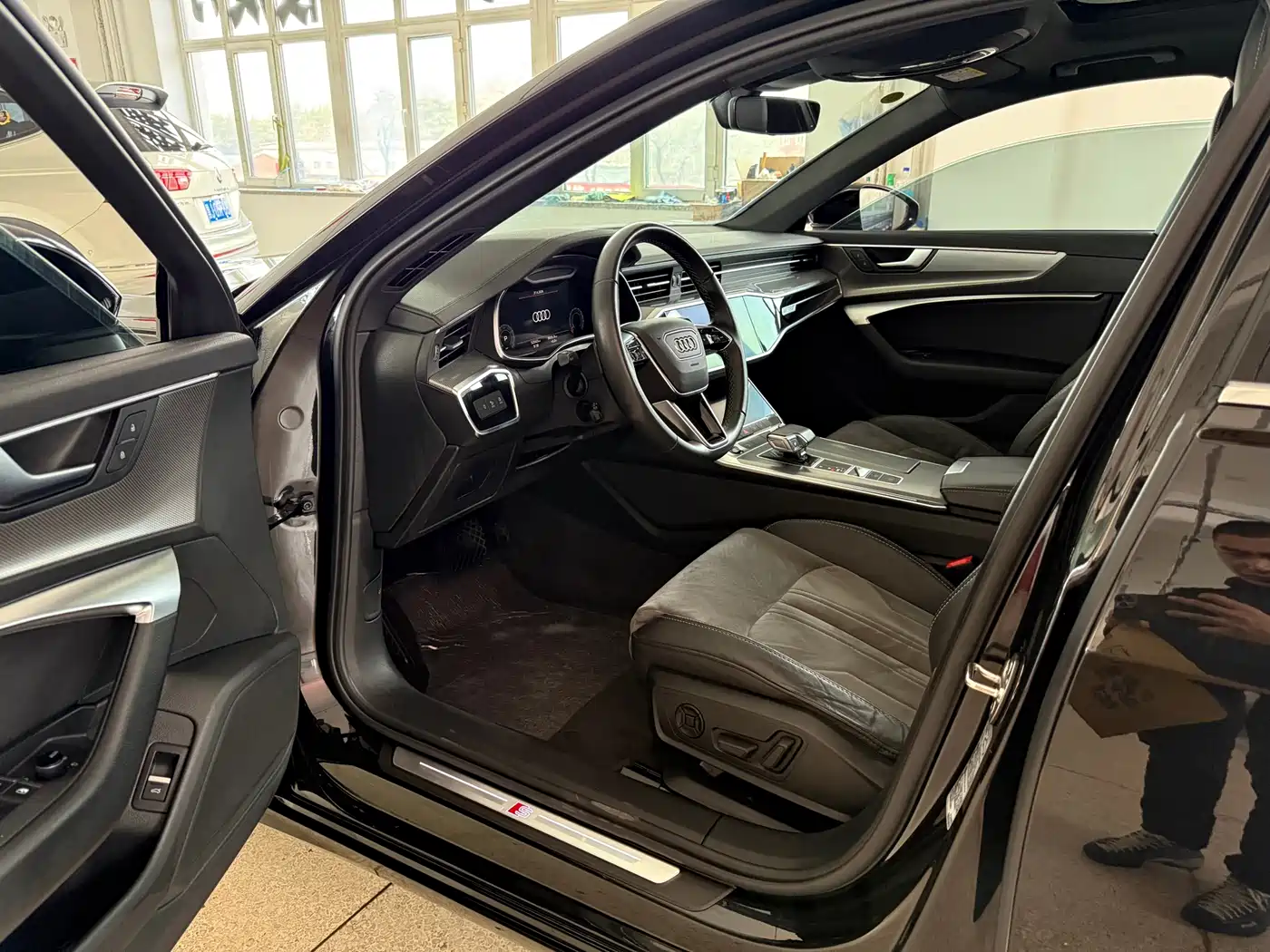 Audi A6L 2021 45 TFSI quattro Exclusive Sport фото 4