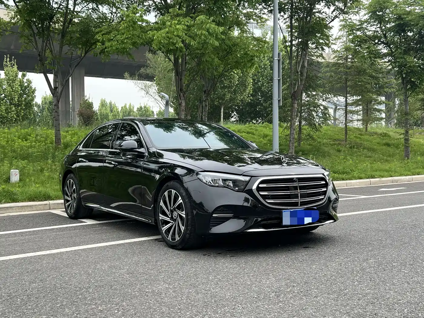 Mercedes-Benz E-Class 2024 Model E 300 L Luxury фото 3