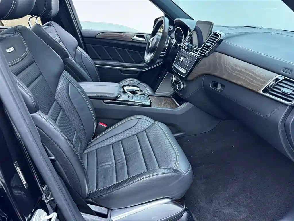 Mercedes-Benz GLS AMG 2017 AMG GLS 63 4MATIC фото 21