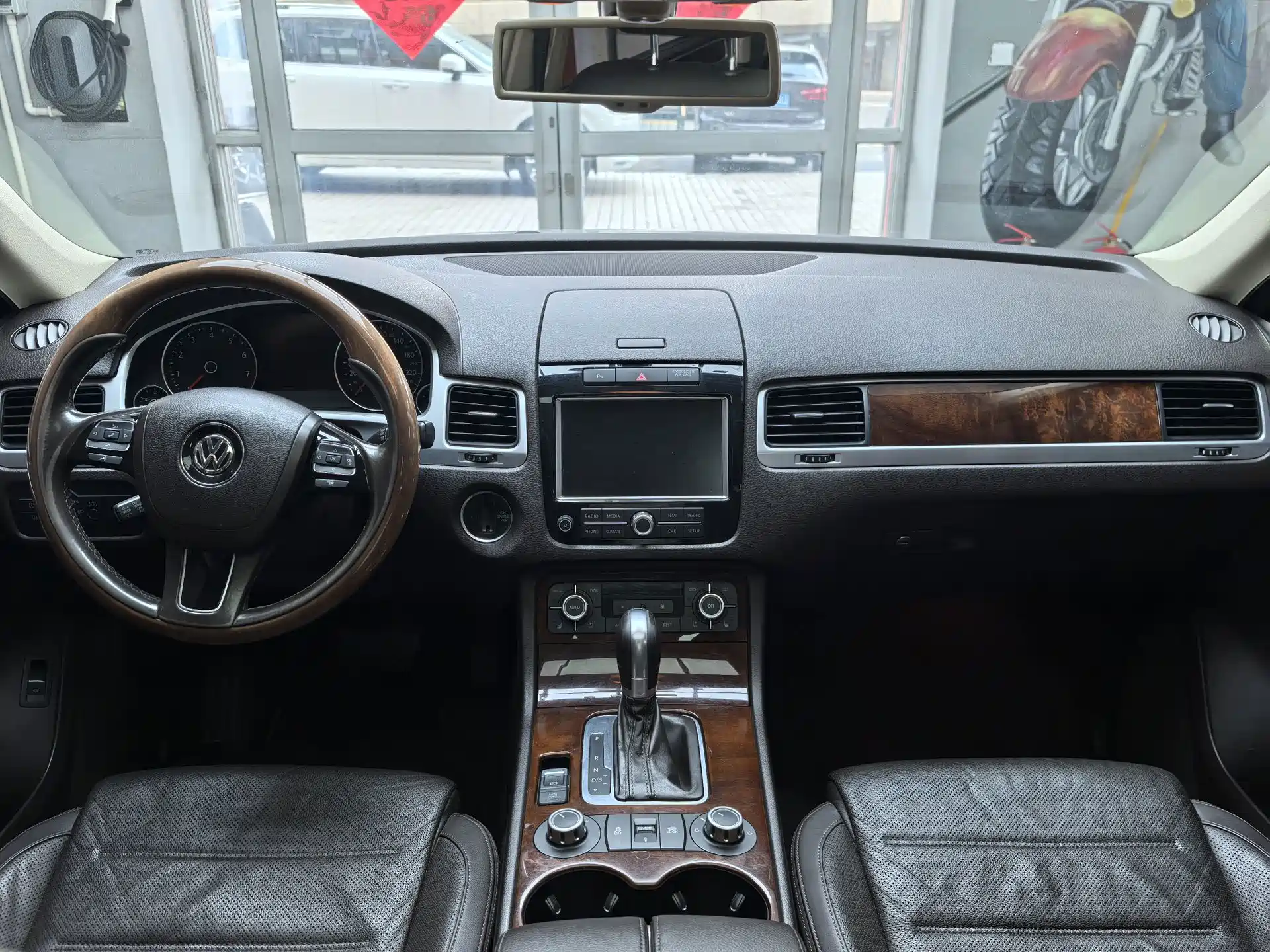 Фото 7 - Volkswagen Touareg