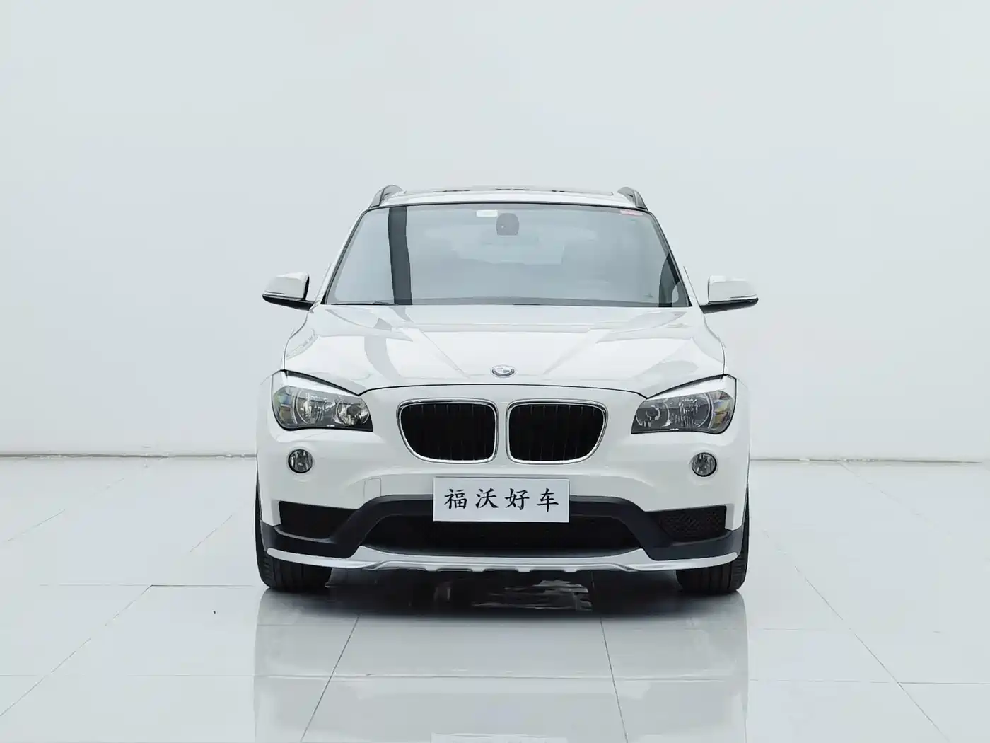 BMW X1 2014 sDrive18i Fashion Edition фото 2