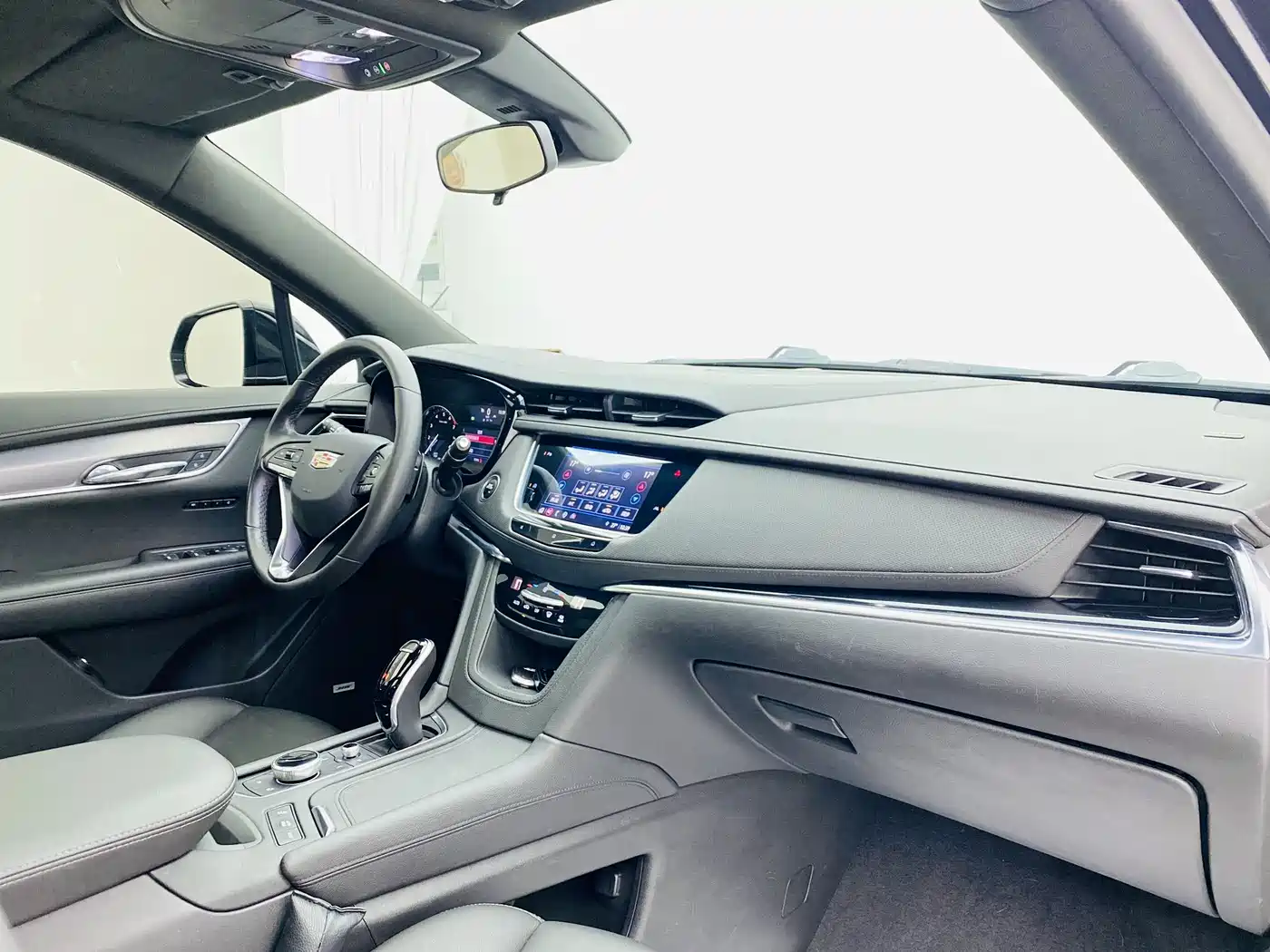 CADILLAC XT6