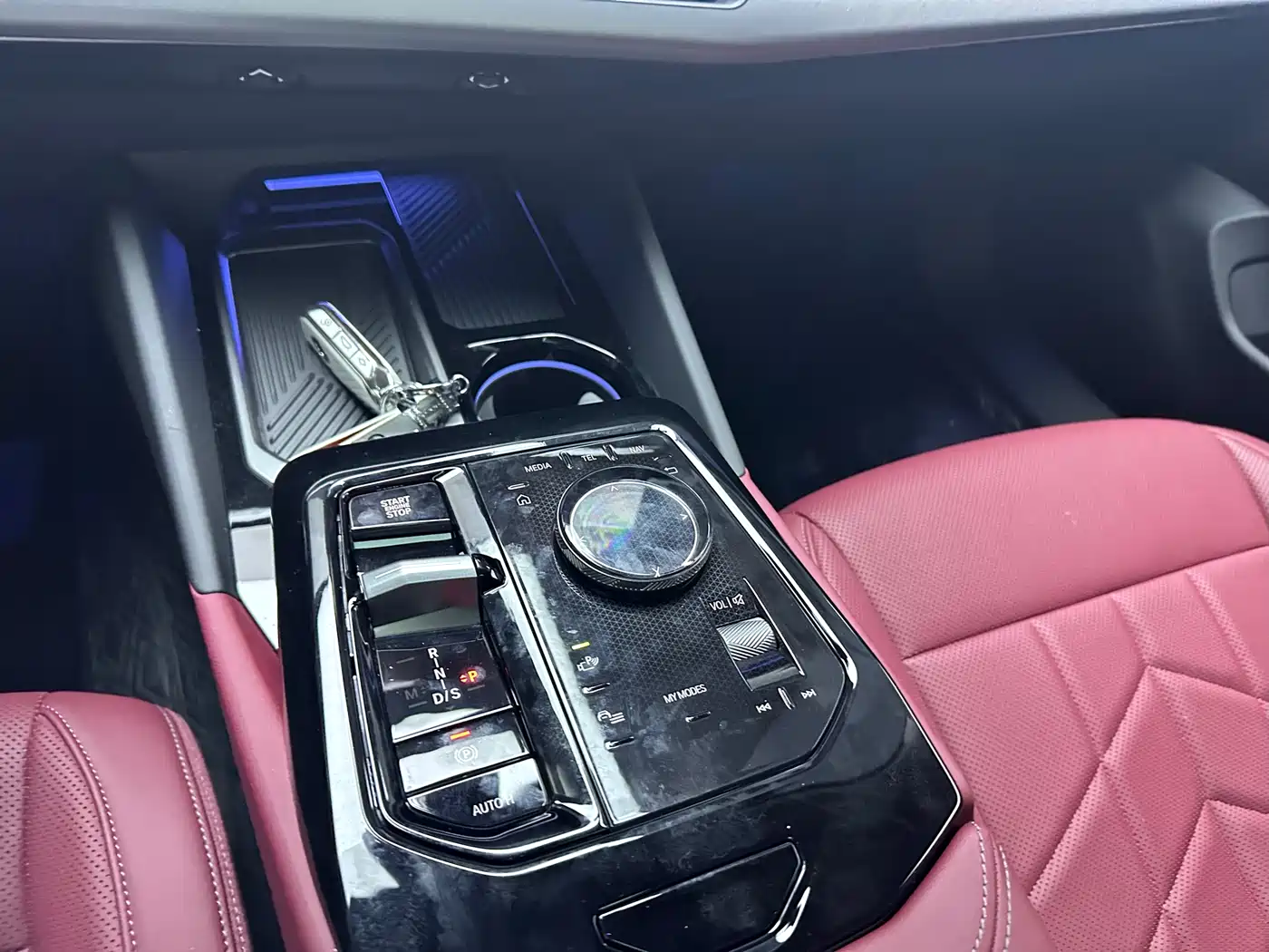 BMW 5 Series 2025 530Li Leading M Sport Package фото 8