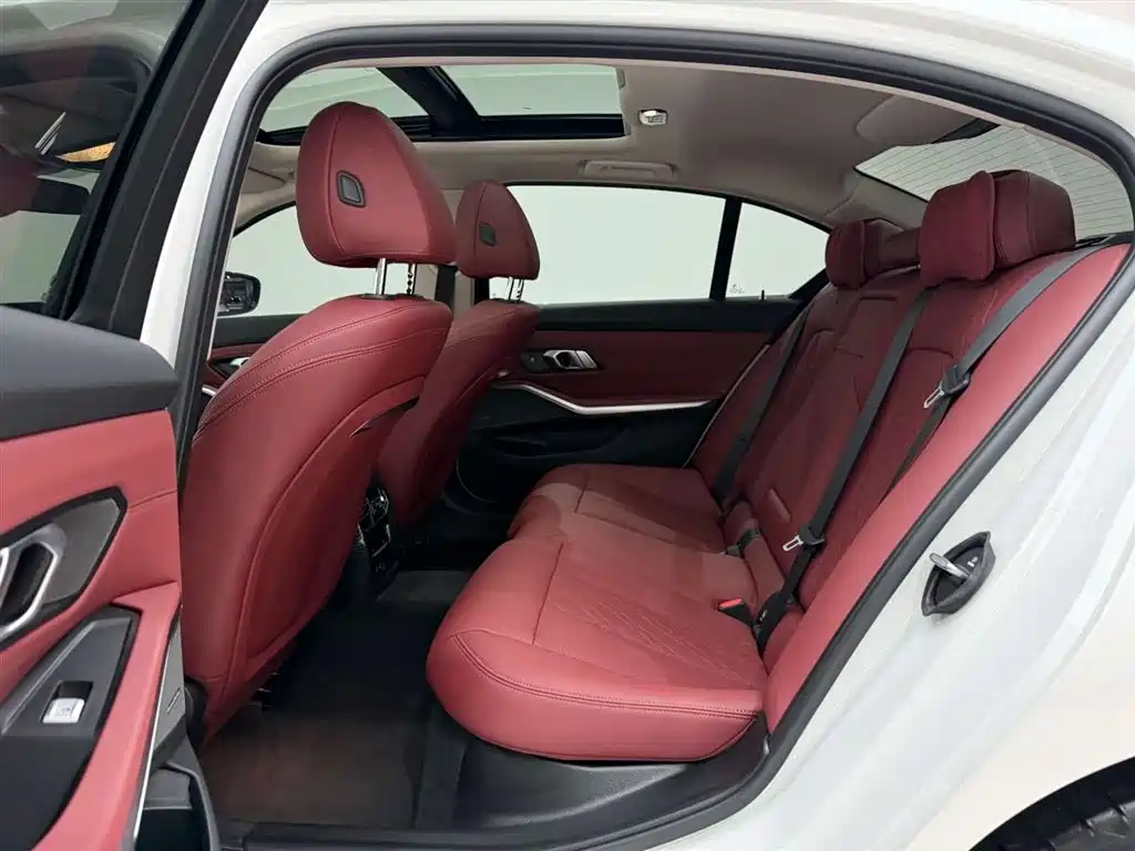BMW 3 Series 2024 325Li M Sport Shadowline Package фото 17