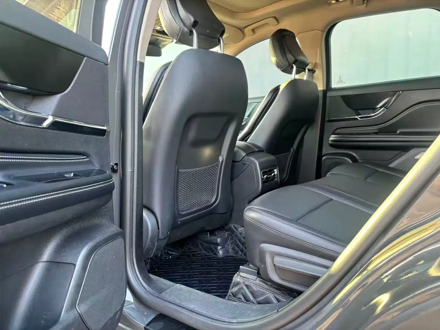 LINCOLN ADVENTURER