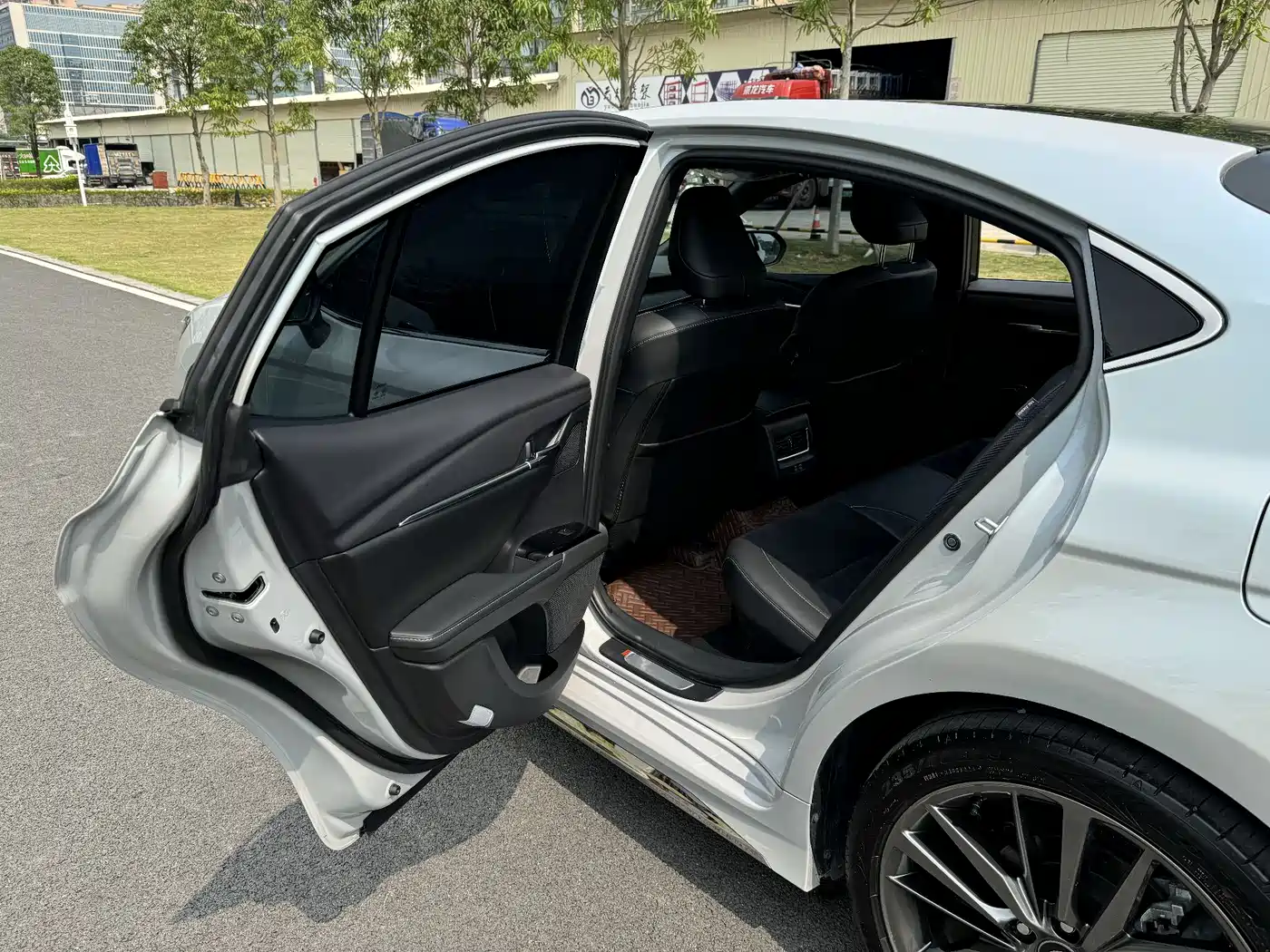 Toyota Camry 2024 Model Dual Hybrid 2.0HXS Sport Plus Edition фото 30