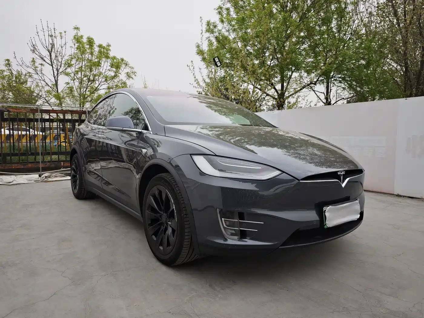 TESLA MODEL X