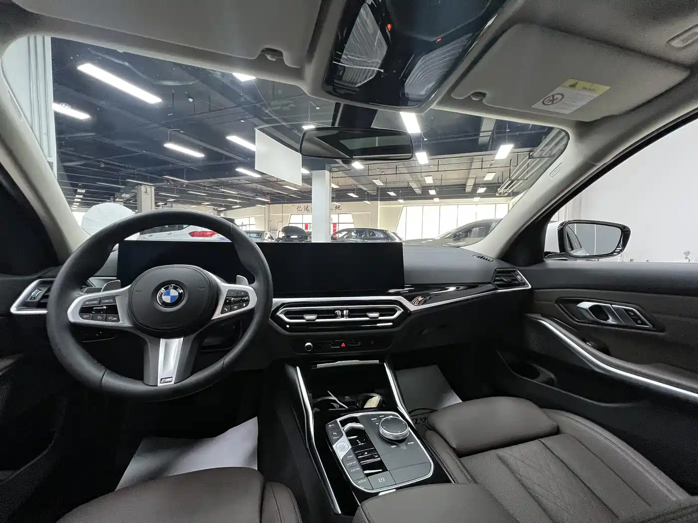 BMW 3 Series 2023 320Li M Sport Package фото 17