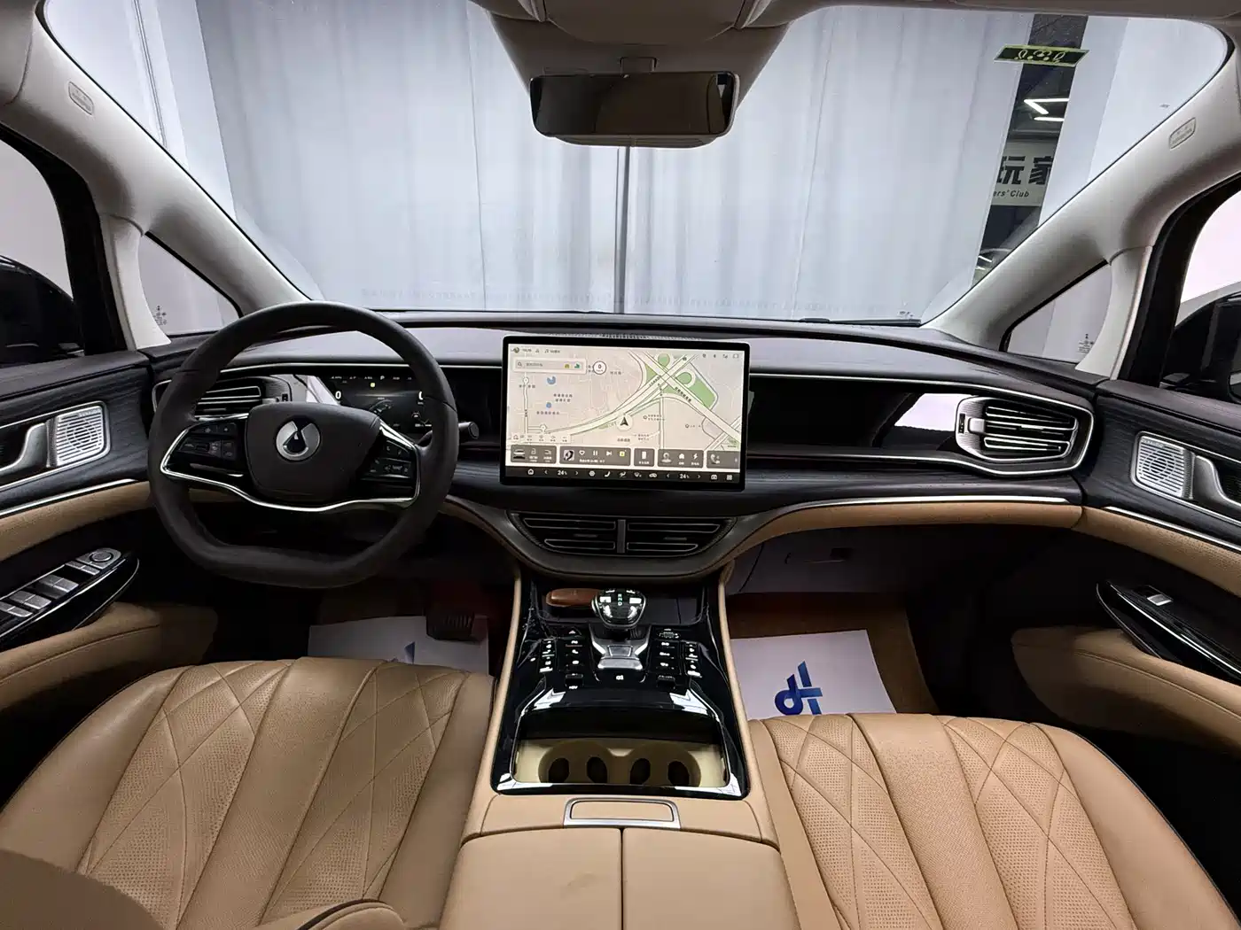 Denza D9 2024 DM-i 980 AWD Prestige фото 7