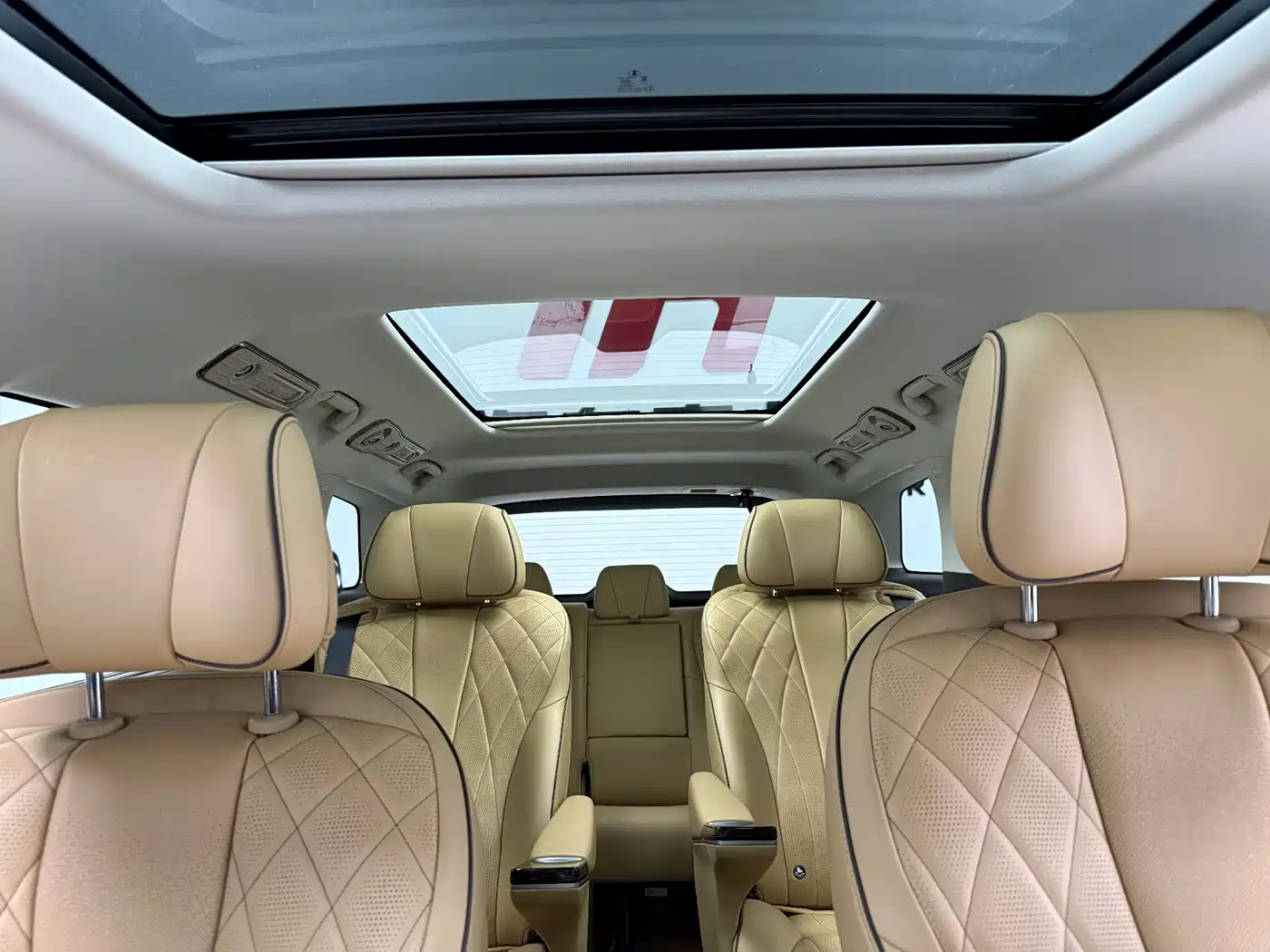Denza D9 2024 DM-i 980 AWD Prestige фото 16