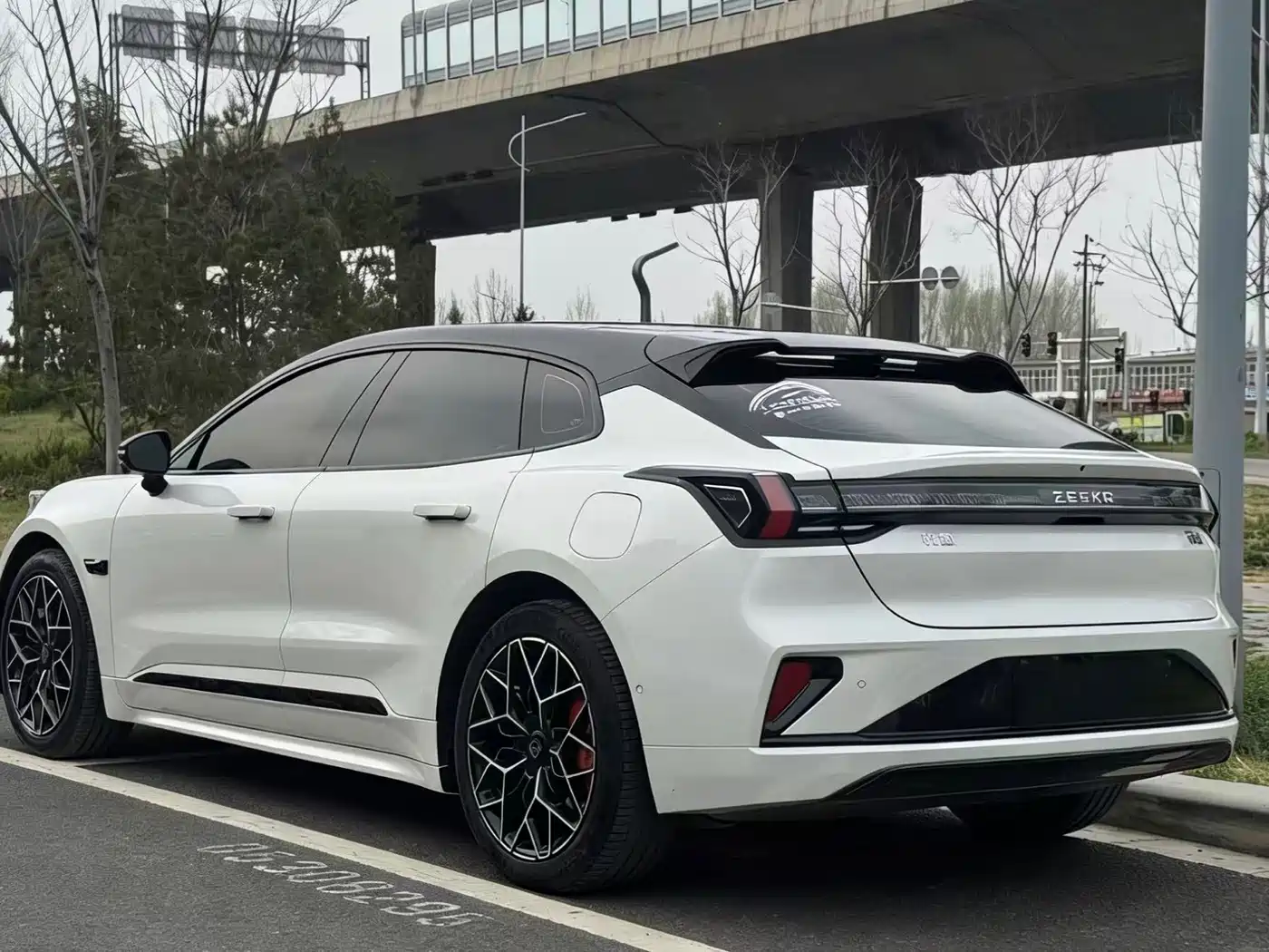 ZEEKR EXTREME KRYPTON 001