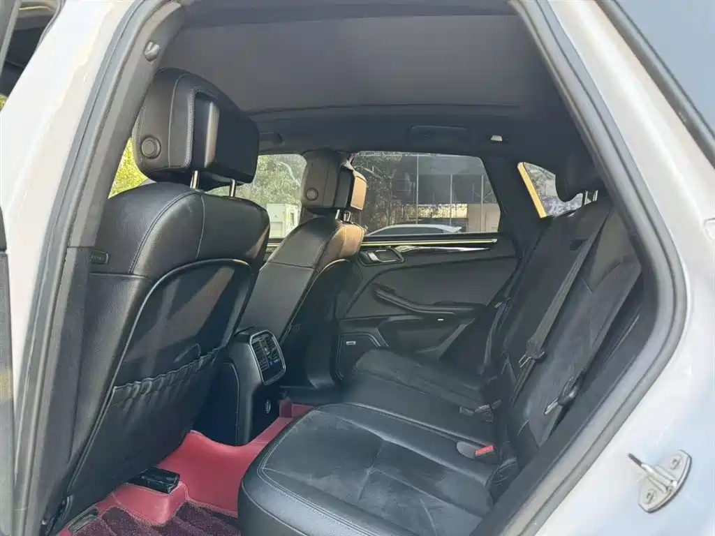 Porsche Macan 2018 Macan 2.0T фото 5