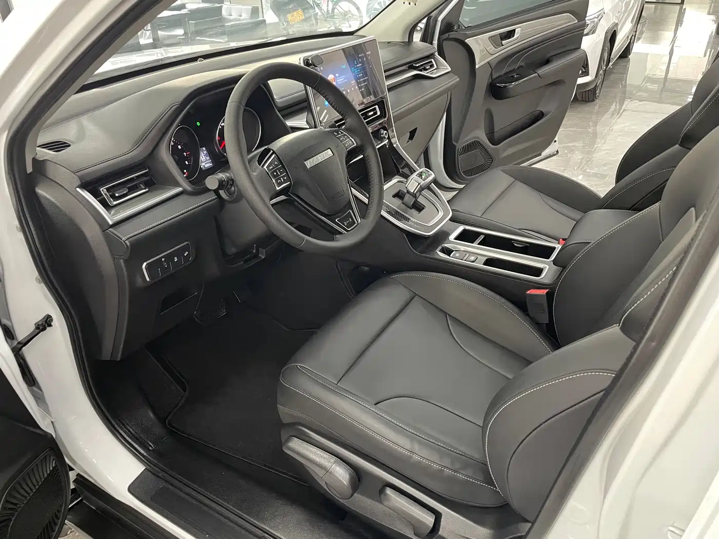 Haval M6 2023 PLUS 1.5T DCT Luxury Smart Connect фото 5