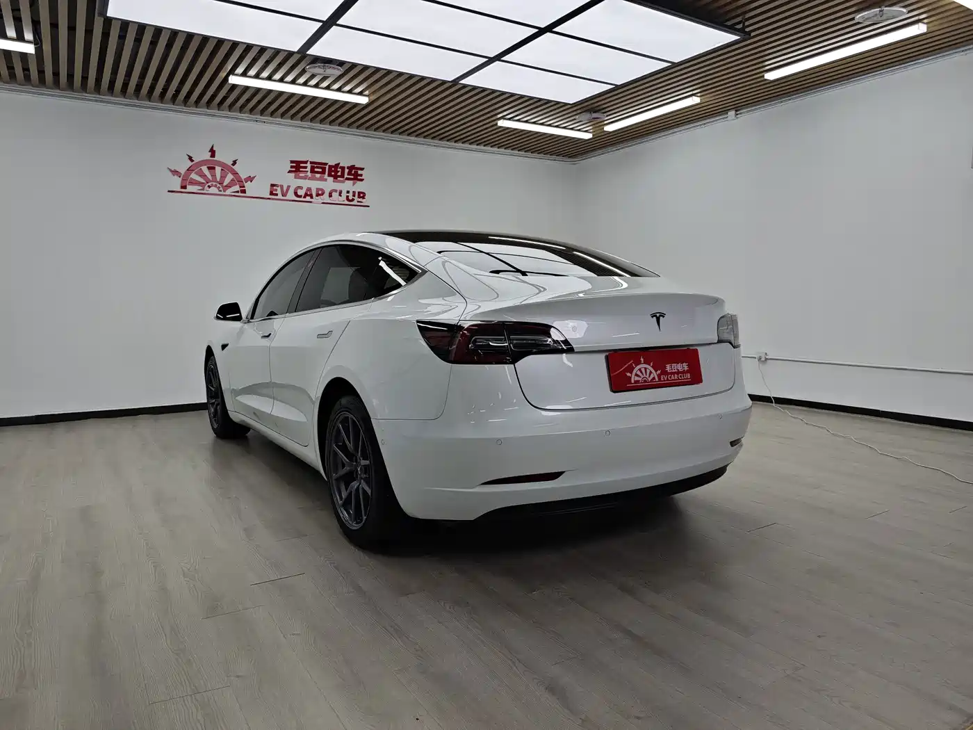 Tesla Model 3 2020 2019 Standard Range Rear-Wheel Drive Upgrade