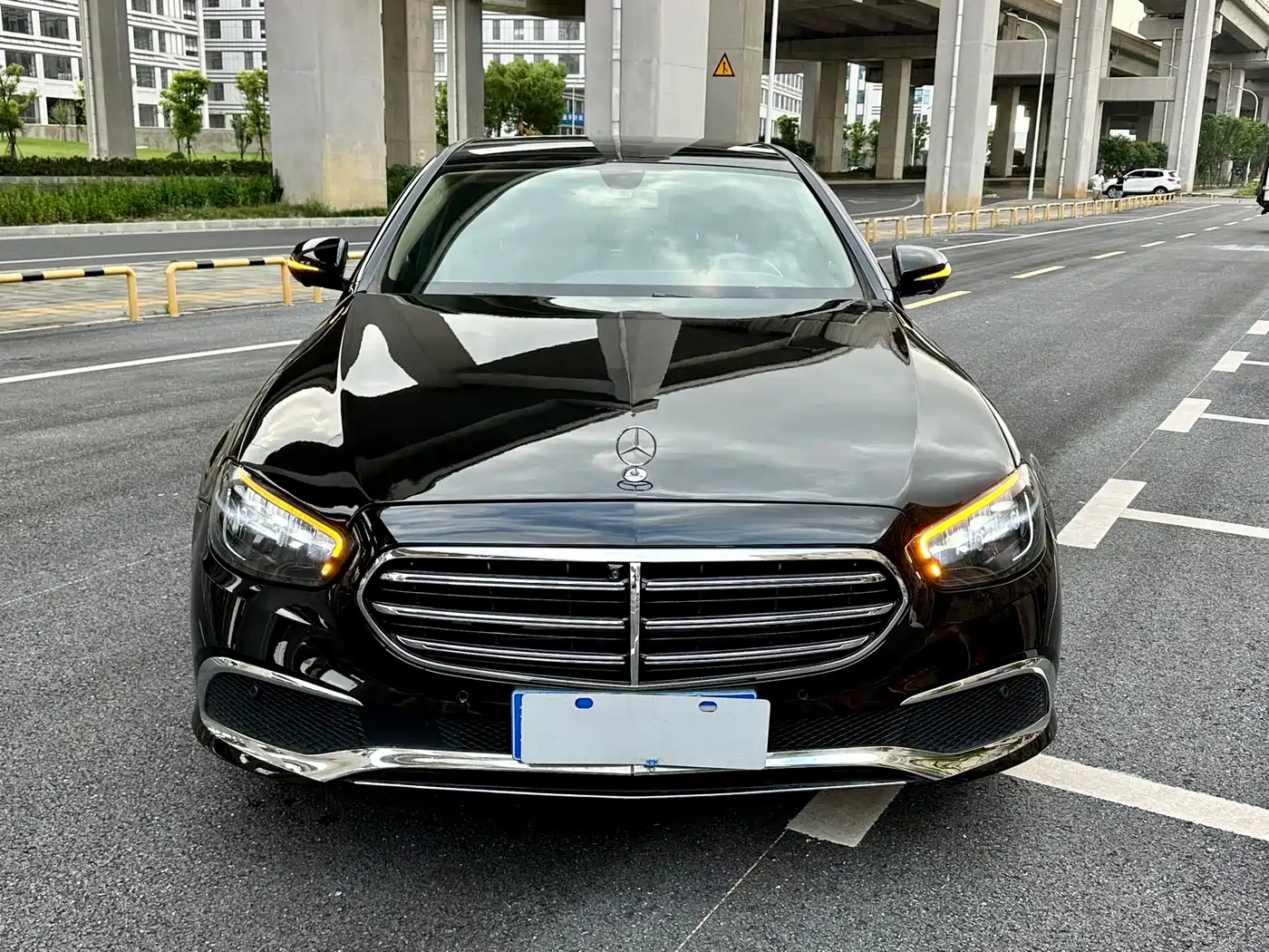 Mercedes-Benz E-Class 2019 E 300 L Sport Luxury фото 2