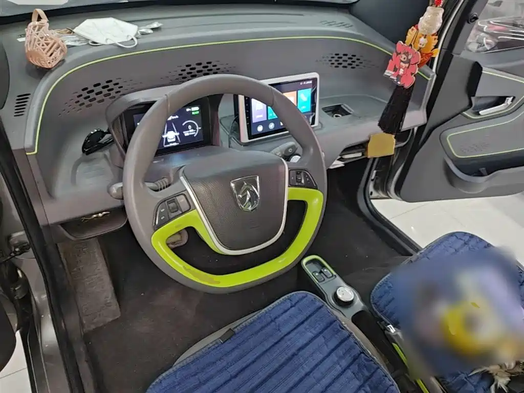 BAOJUN E100