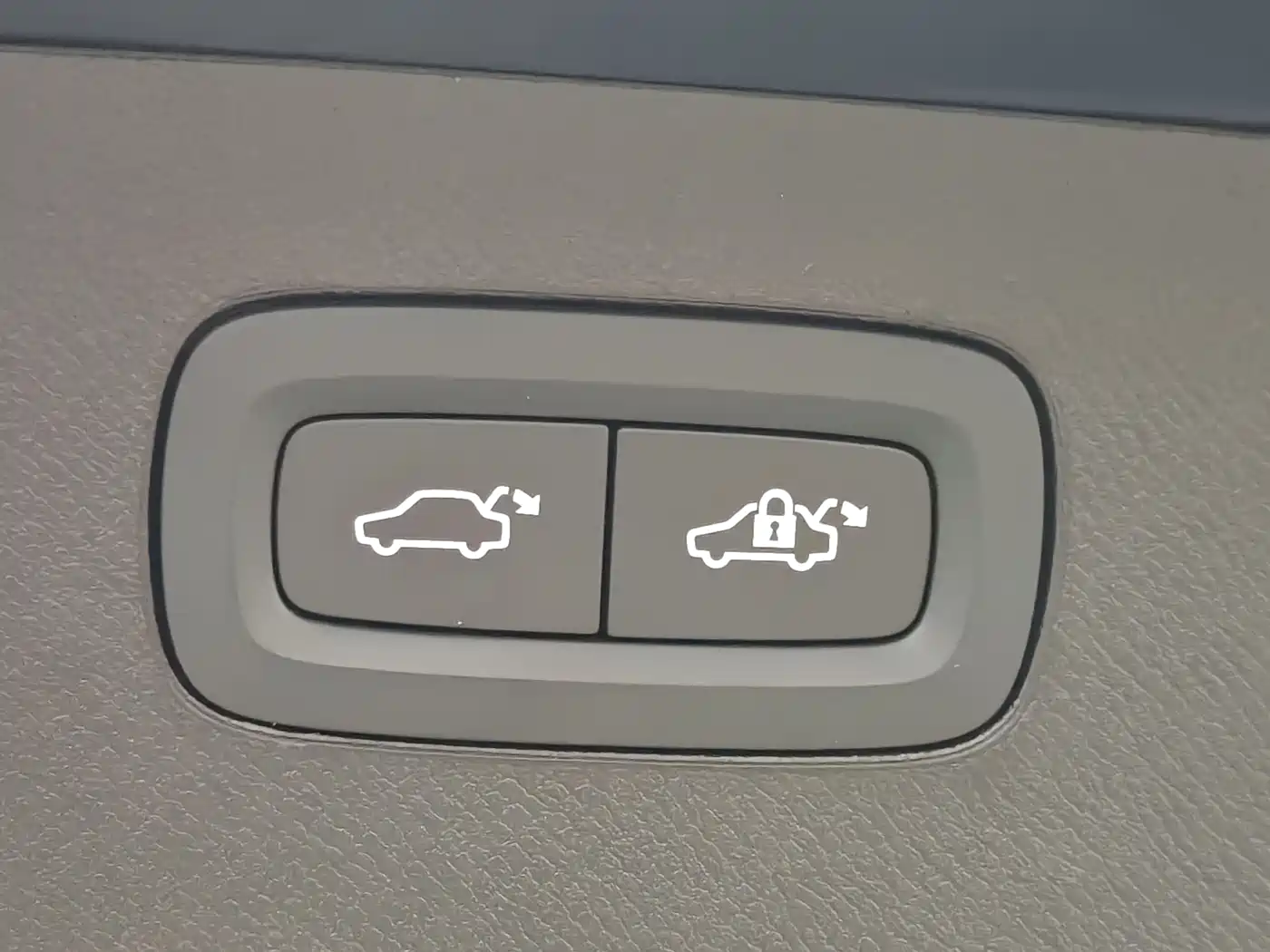 VOLVO XC90 PLUG IN HYBRID