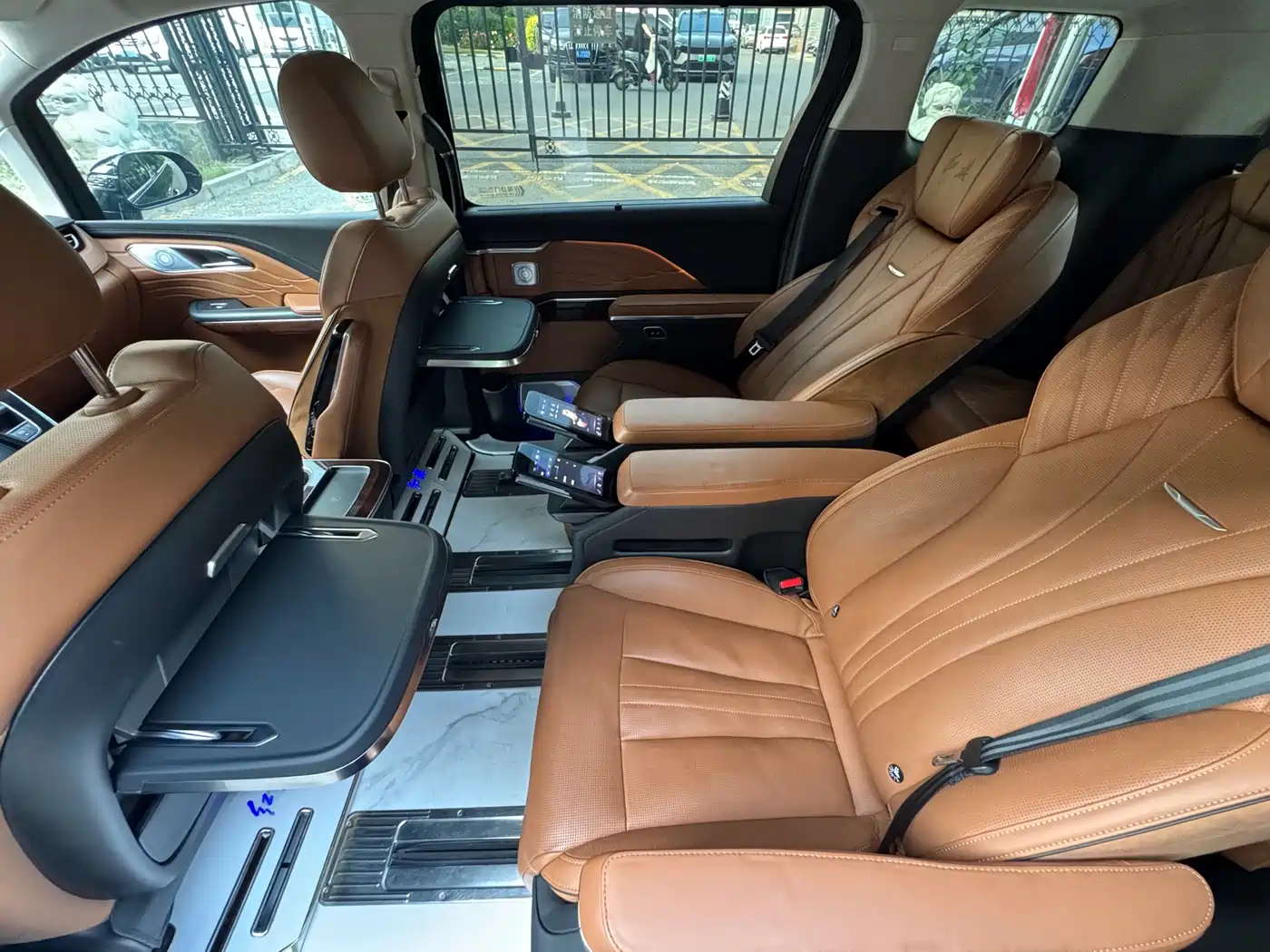 Hongqi HQ9 2023 2.0T Smart Connect Flagship фото 30