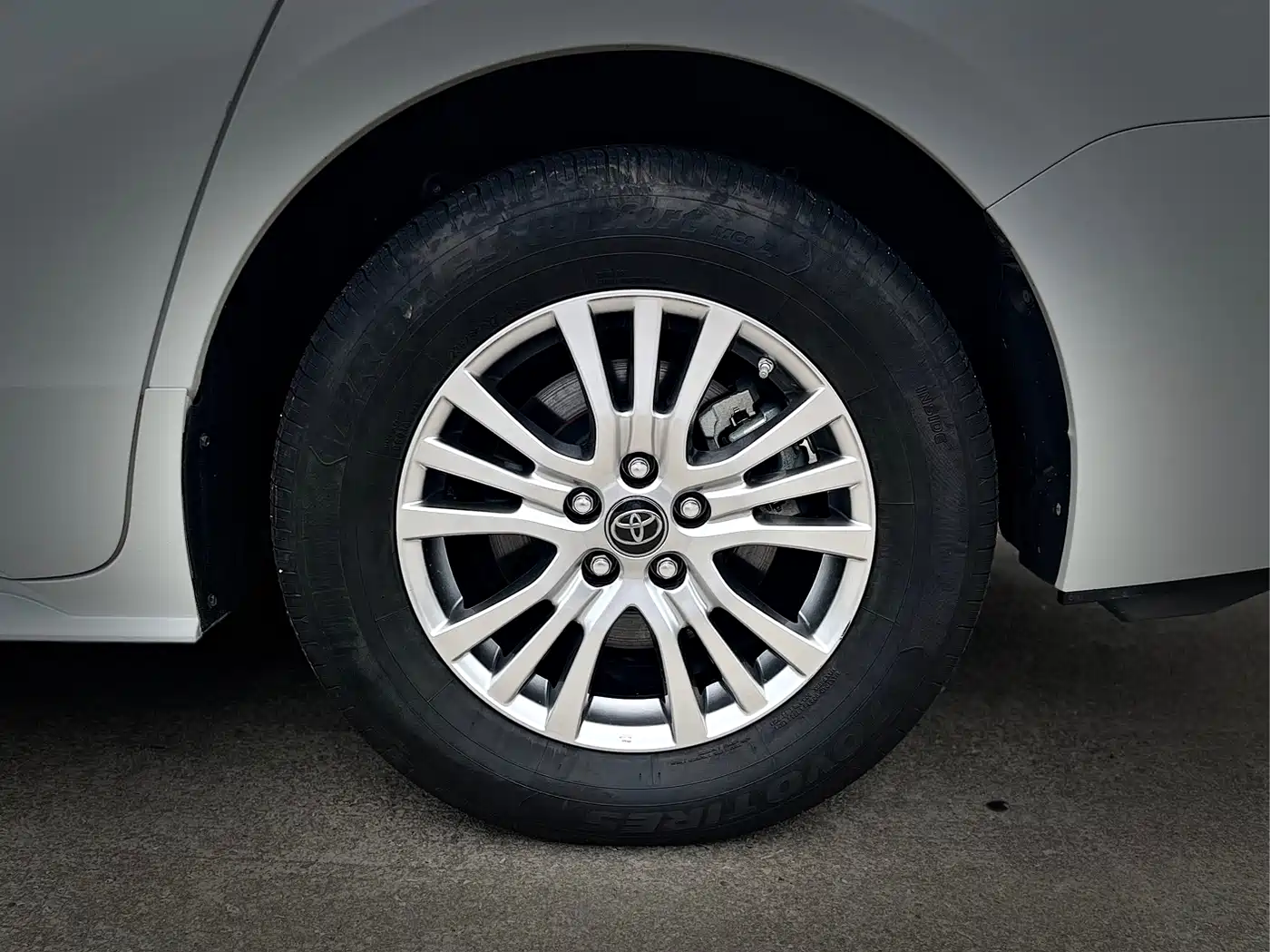 Toyota Sienna 2021 2.5L Hybrid Comfort Edition фото 20