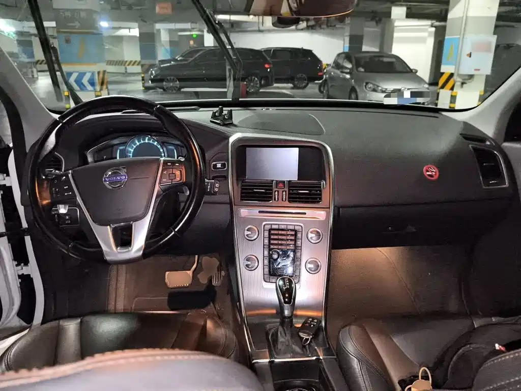 Volvo XC60 2014 2015 T5 AWD Smart Drive Edition