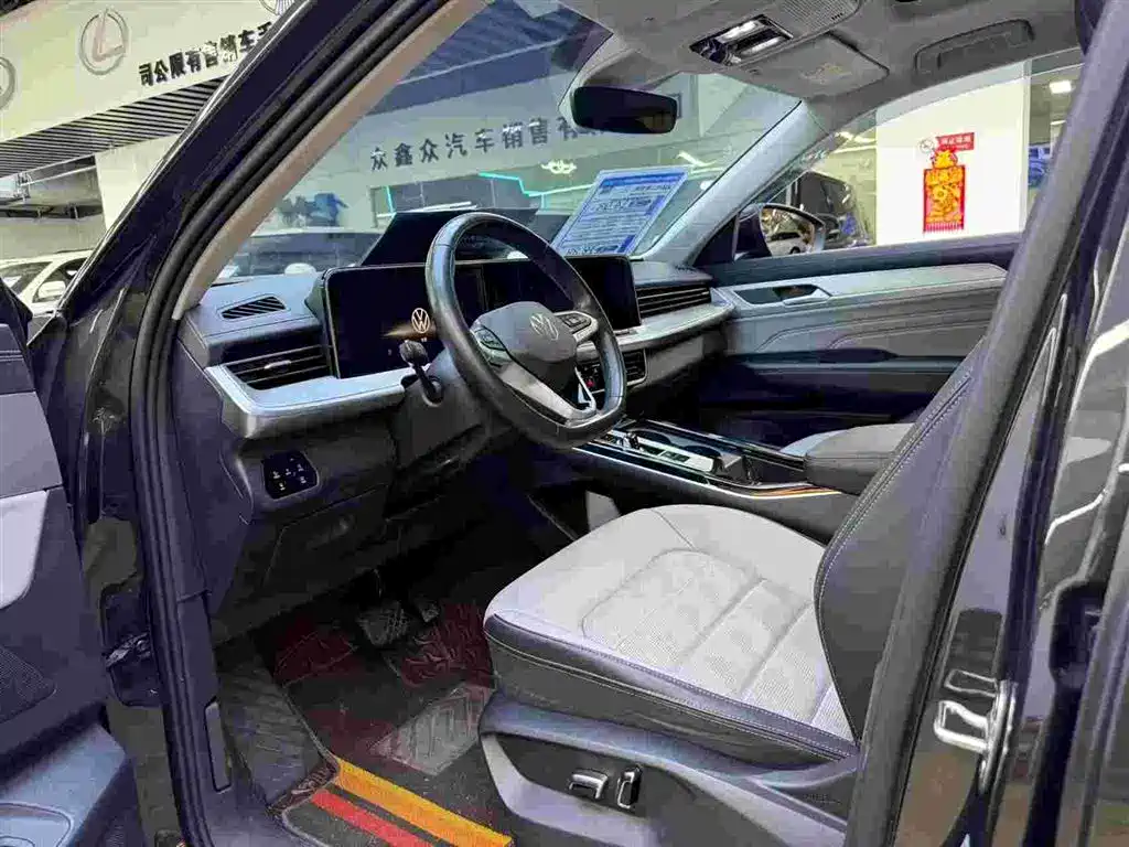 Volkswagen Talagon 2023 330TSI Luxury Touring Edition фото 4
