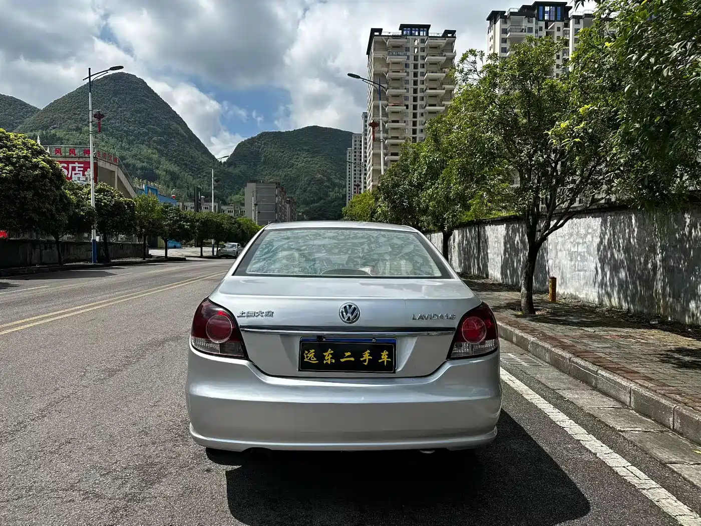 Volkswagen Lavida 2011 1.6L Automatic Leisure Edition фото 5