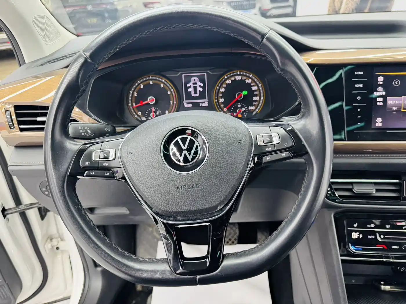 Volkswagen Tharu 2021 Model 280TSI 2WD Luxury Edition фото 9