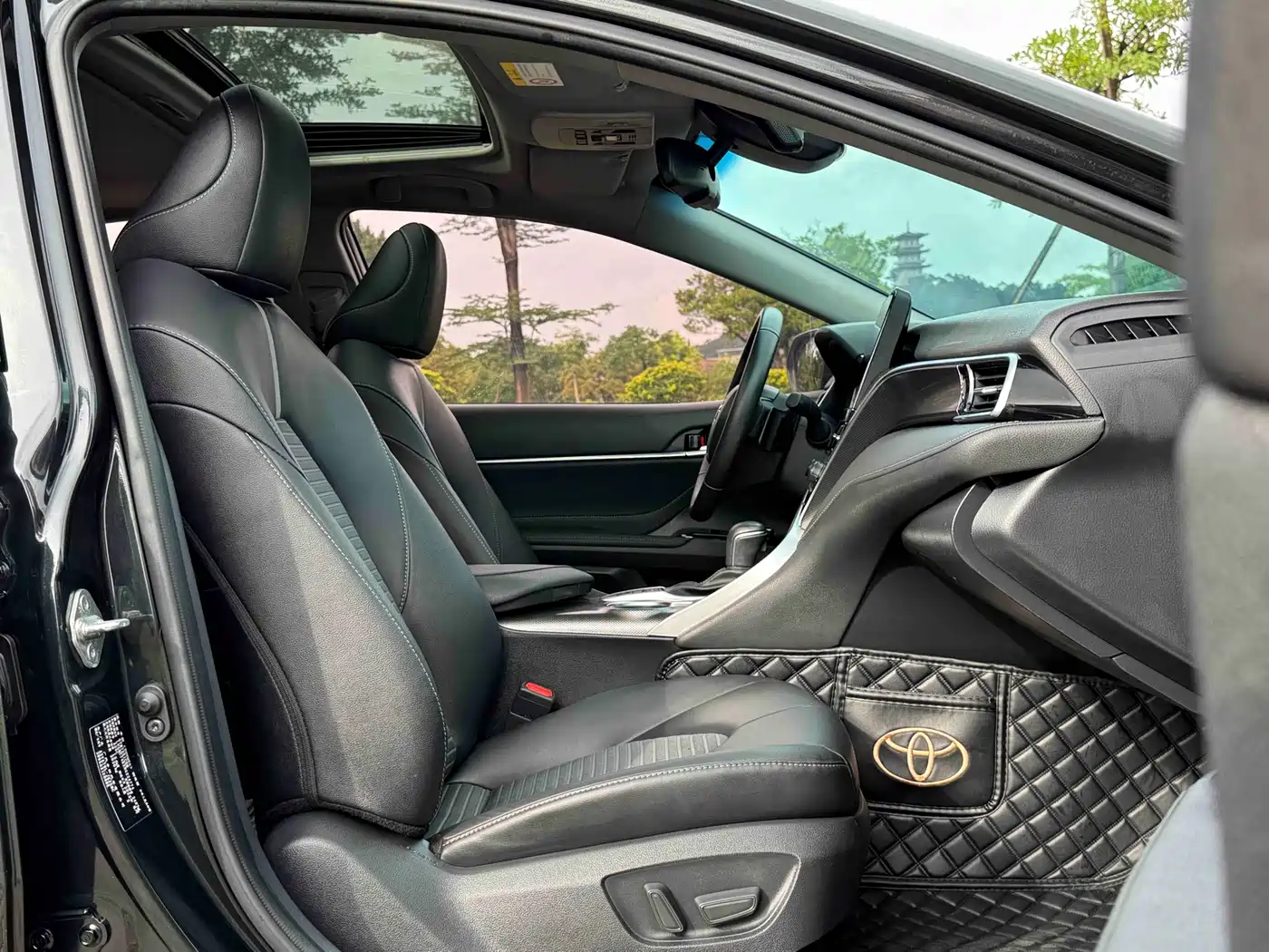 Toyota Camry 2022 2.5S Knight Edition фото 12